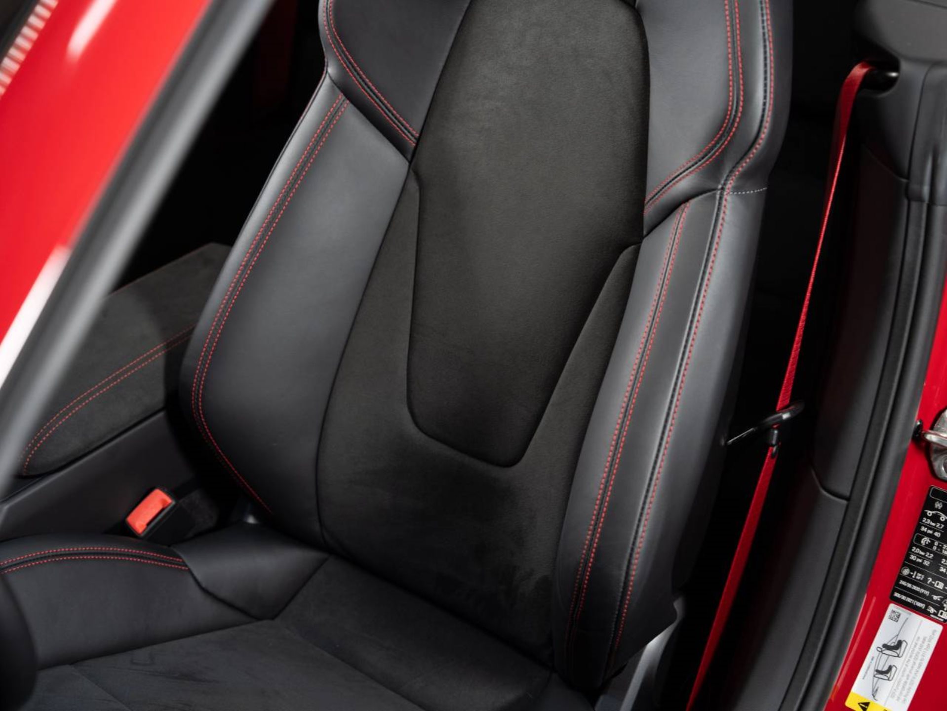 PORSCHE 911 Carrera GTS Cabriolet (MY22)-image-18