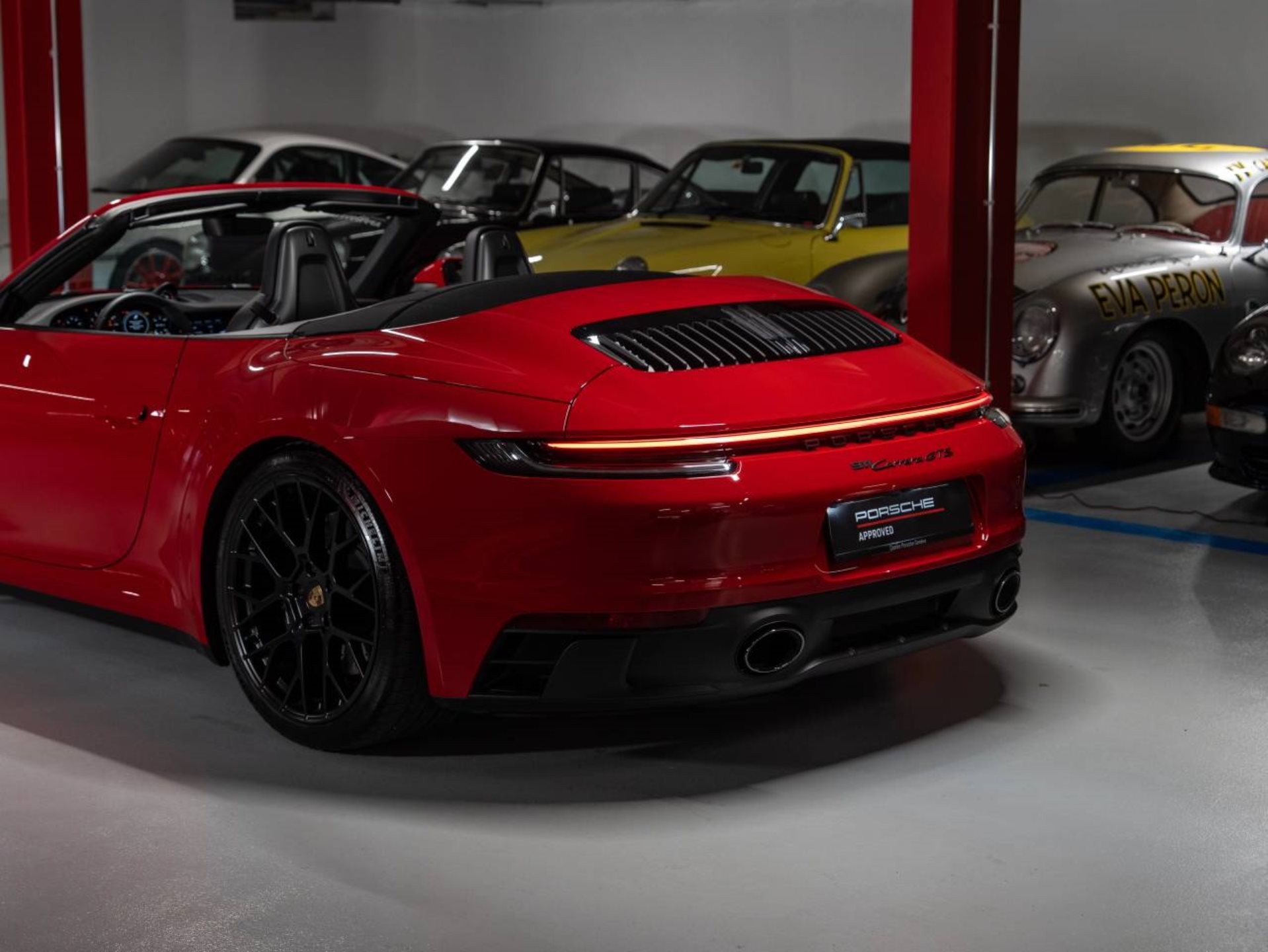 PORSCHE 911 Carrera GTS Cabriolet (MY22)-image-25