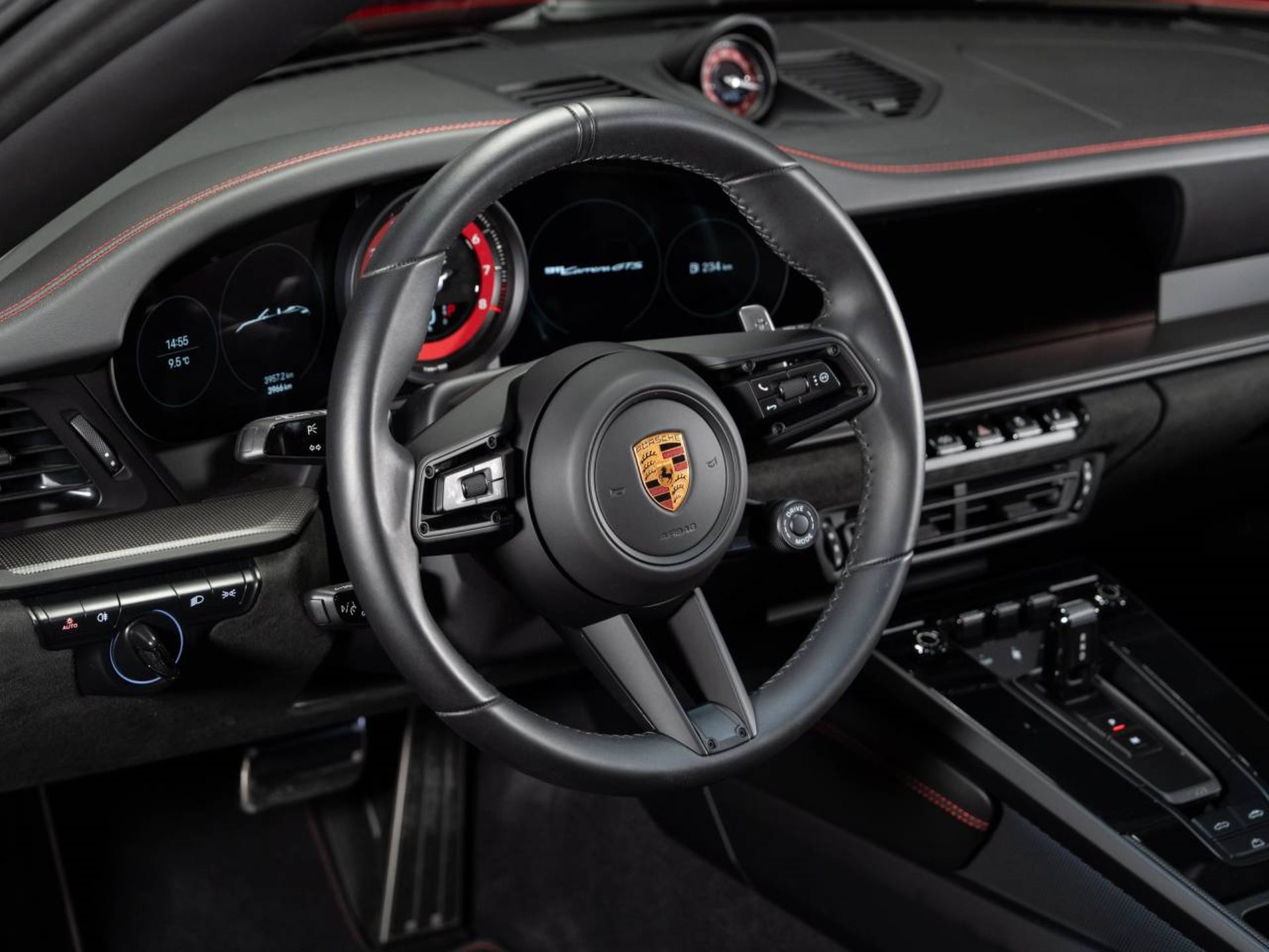 PORSCHE 911 Carrera GTS Cabriolet (MY22)-image-3