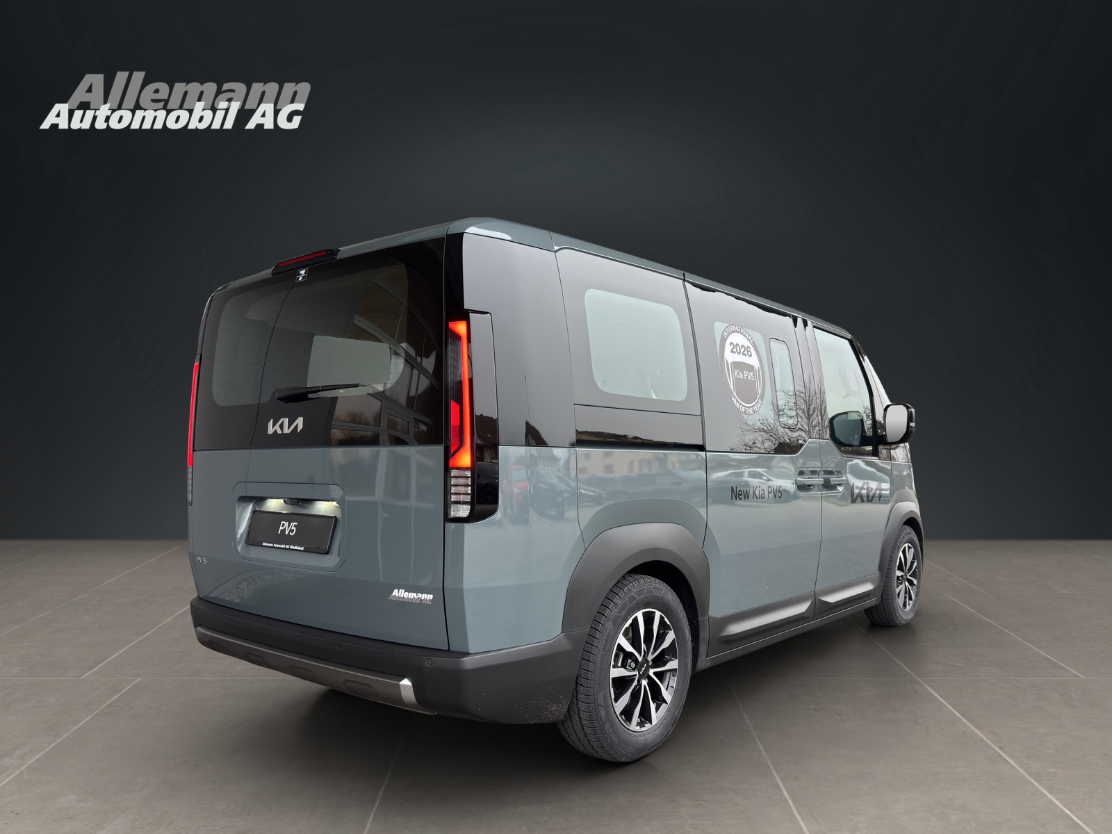 KIA PV5 Passenger 71.2 kWh Plus-image-5