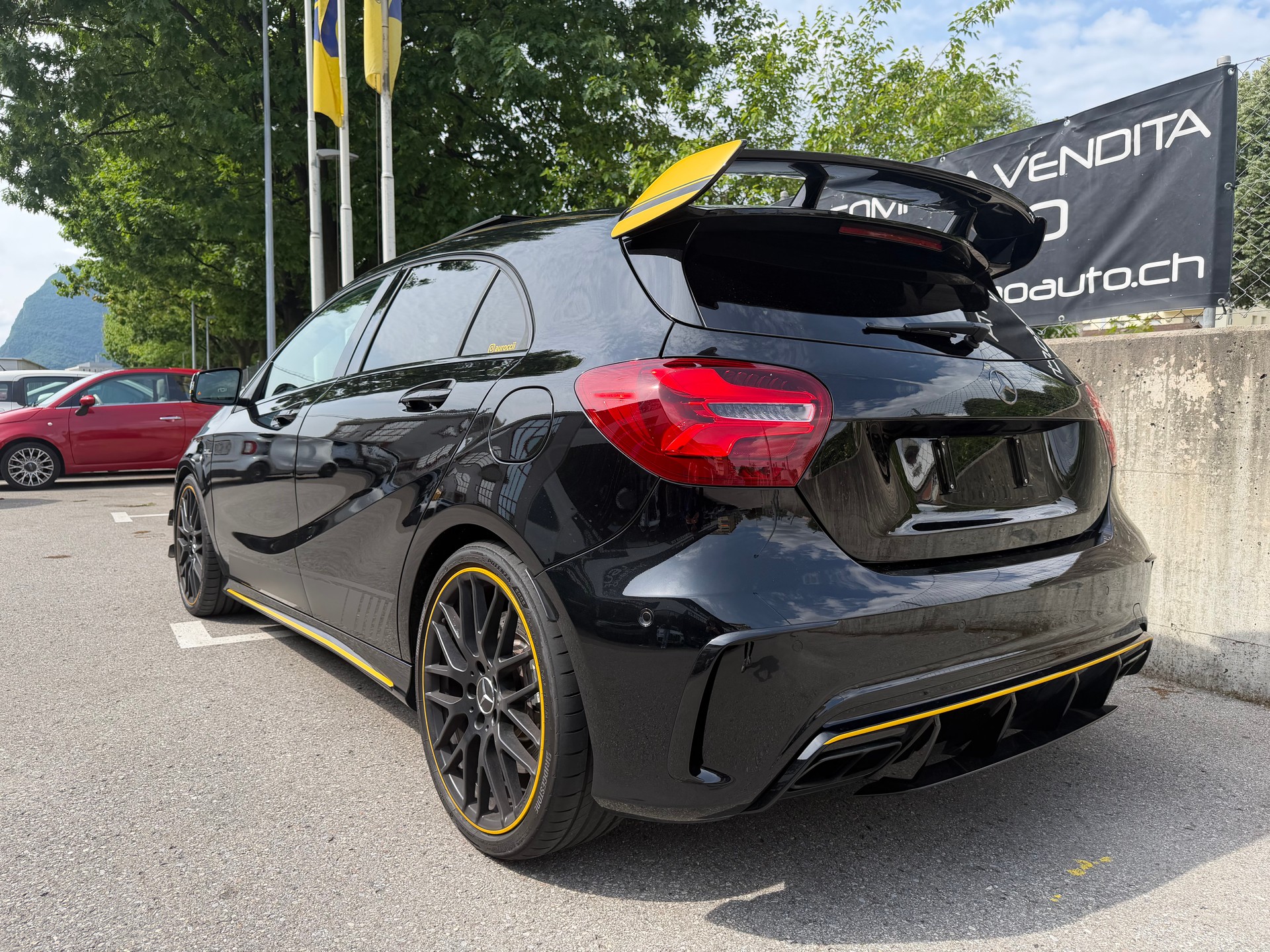 MERCEDES-BENZ A 45 AMG Yellow Night Edition 4Matic 7G-DCT-image-3