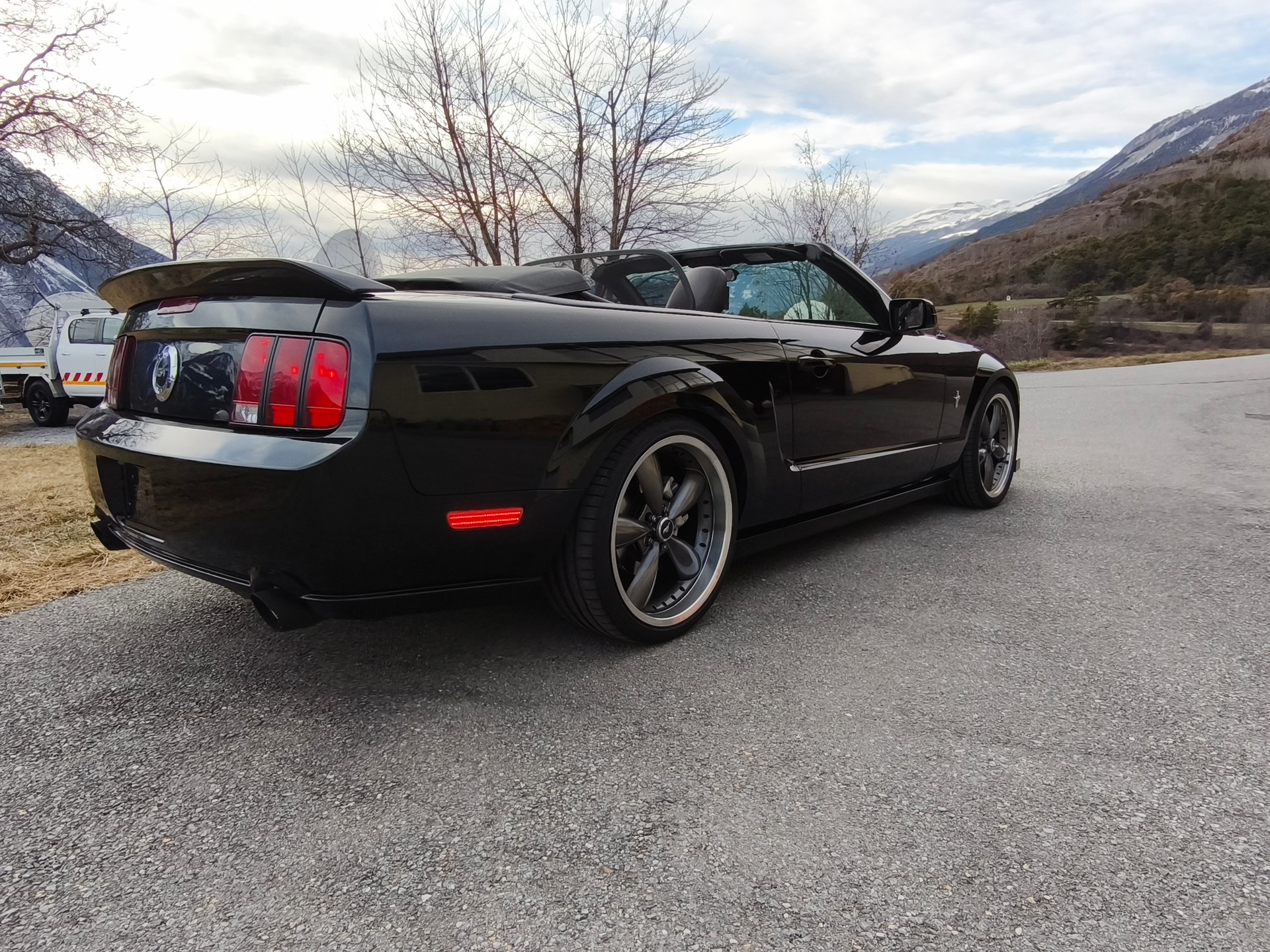 FORD Mustang GT-image-15