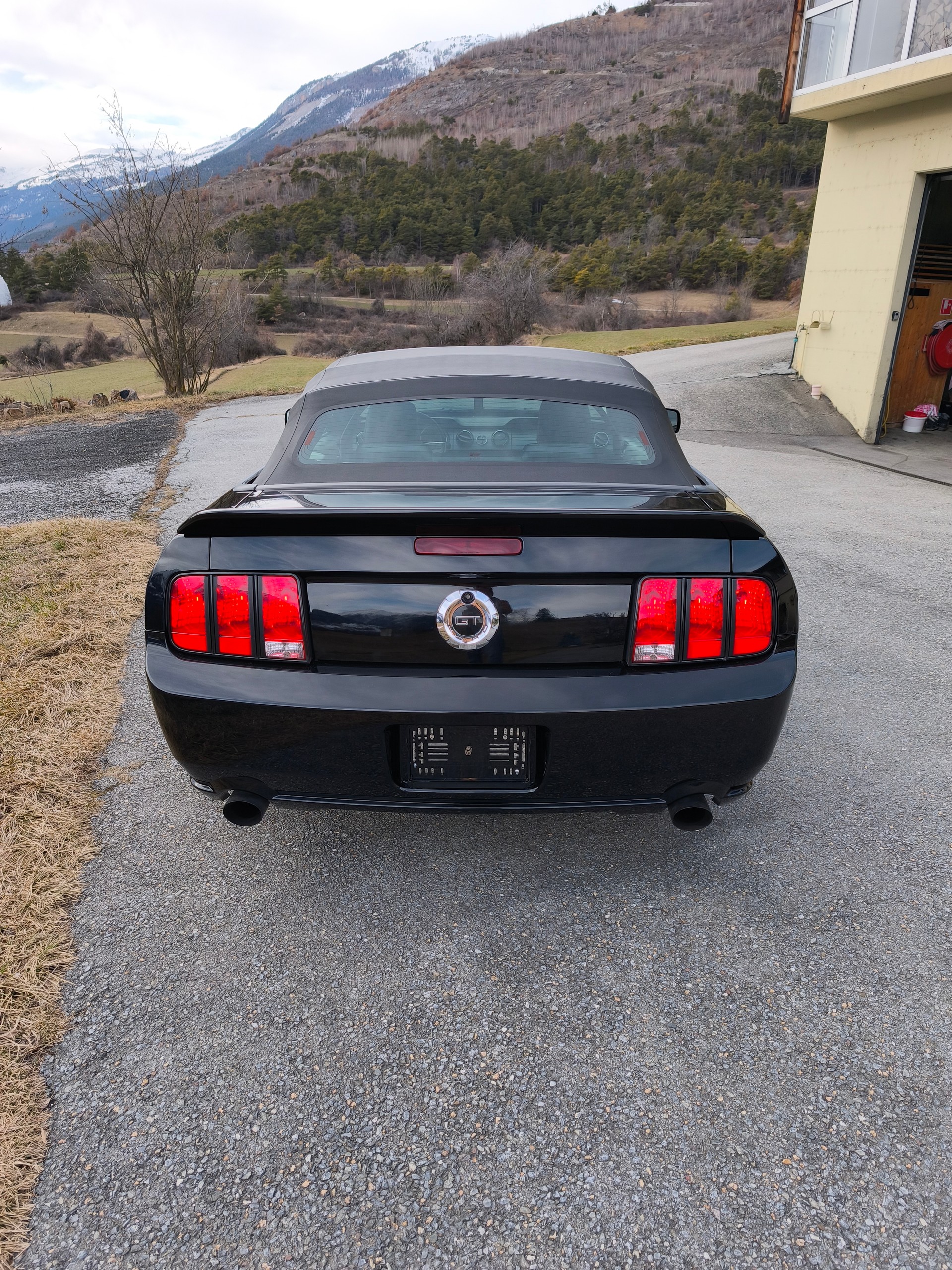 FORD Mustang GT-image-4
