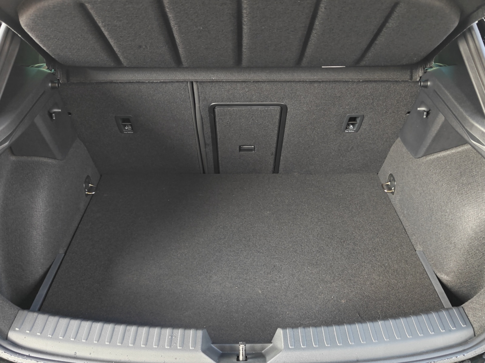 CUPRA LEON 1.5 e-HYBRID pHEV Black Symphony DSG-image-13