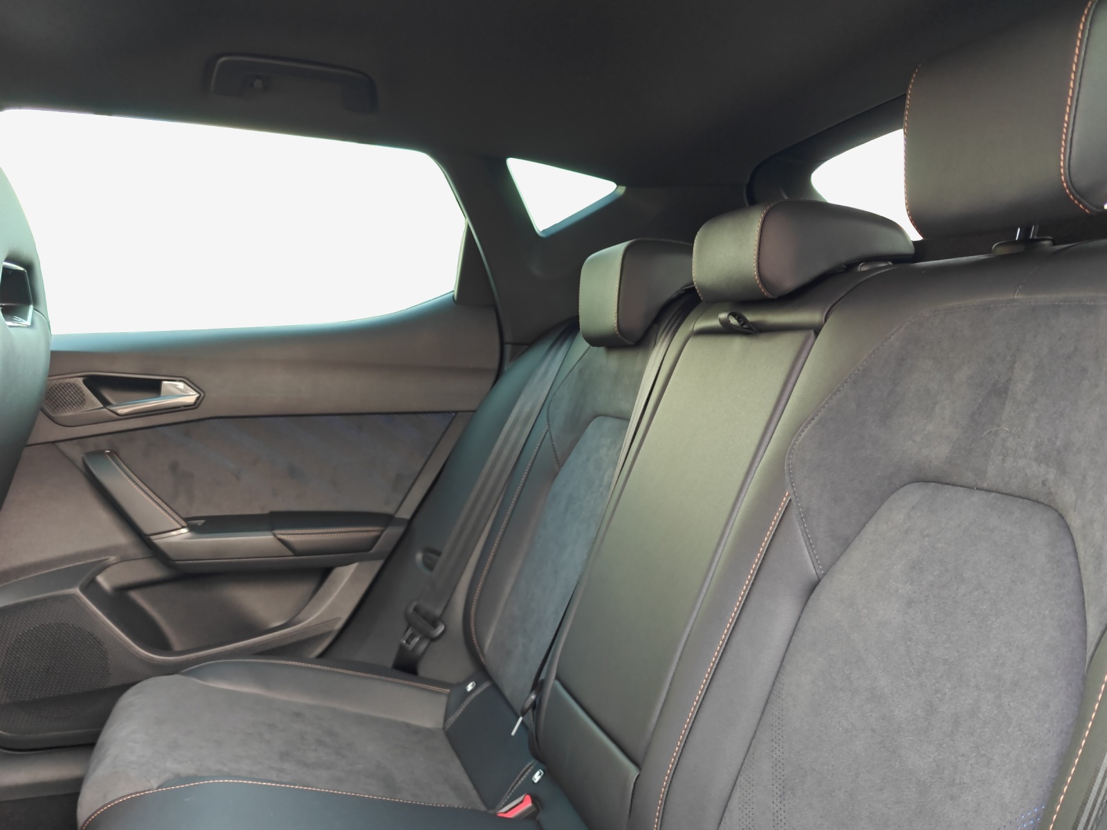 CUPRA LEON 1.5 e-HYBRID pHEV Black Symphony DSG-image-12