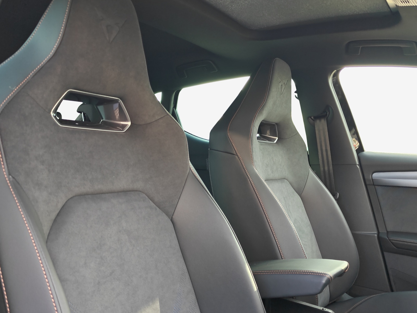 CUPRA LEON 1.5 e-HYBRID pHEV Black Symphony DSG-image-14