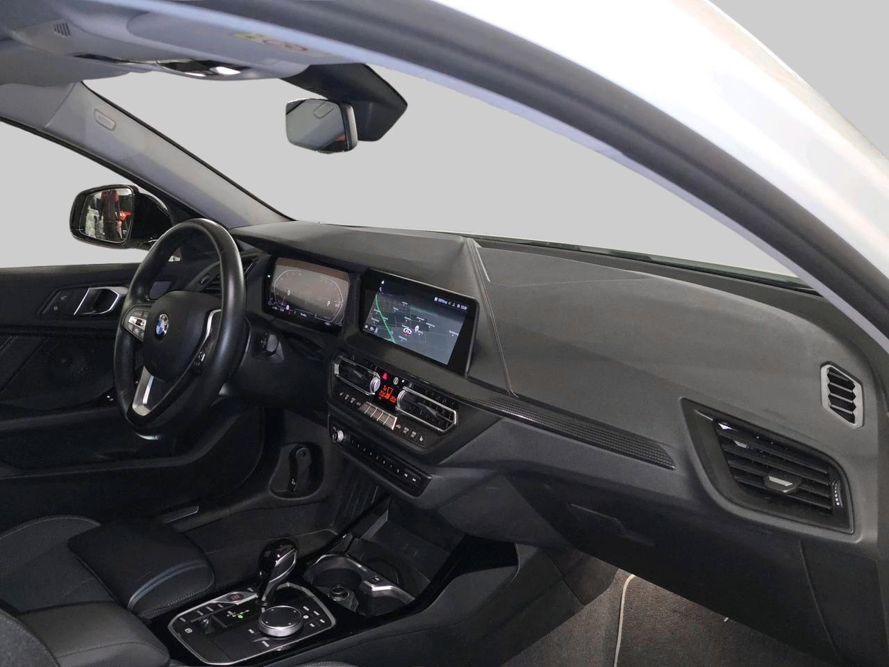 BMW 120d xDrive Sport Line-image-12