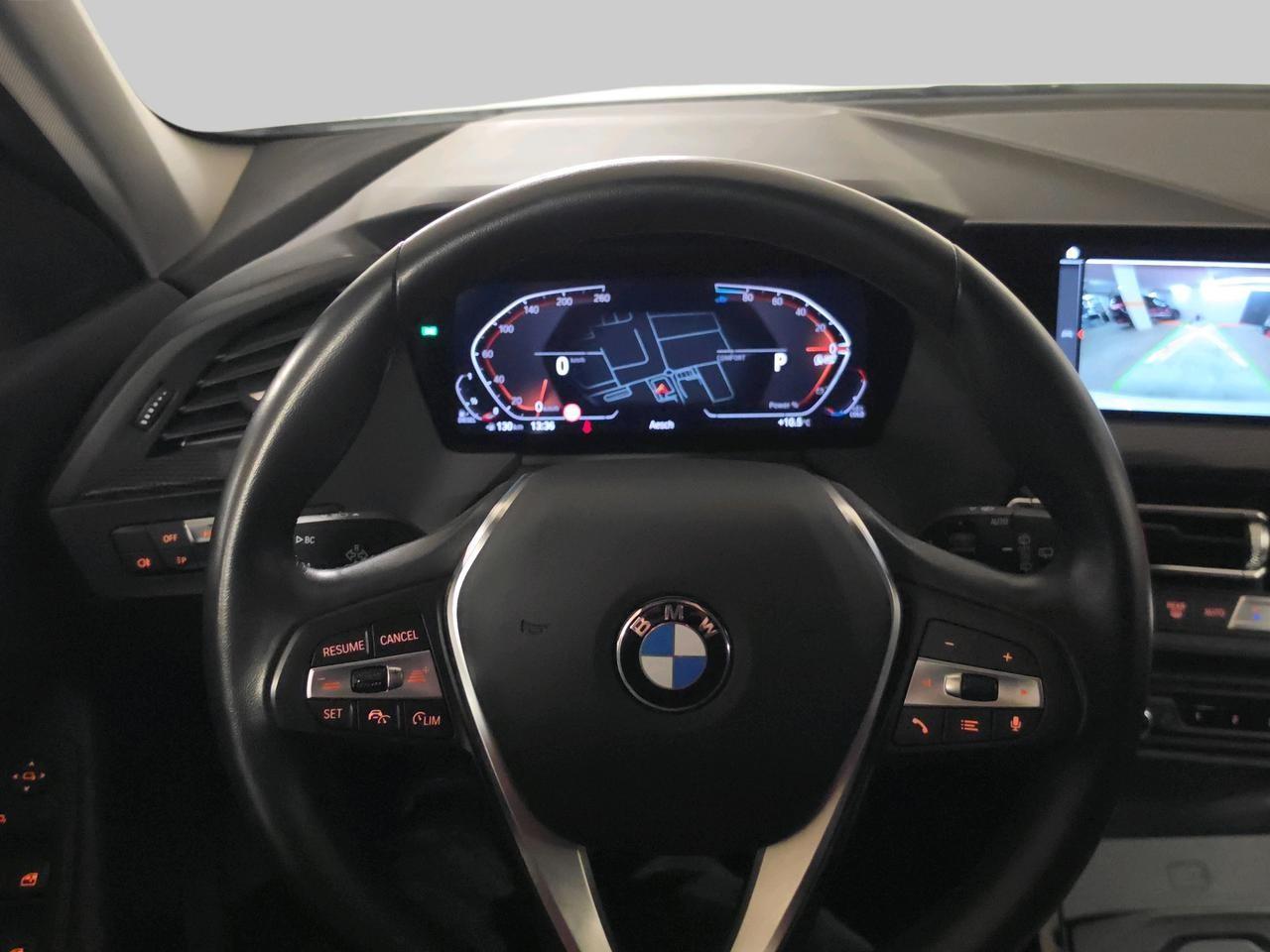 BMW 120d xDrive Sport Line-image-14