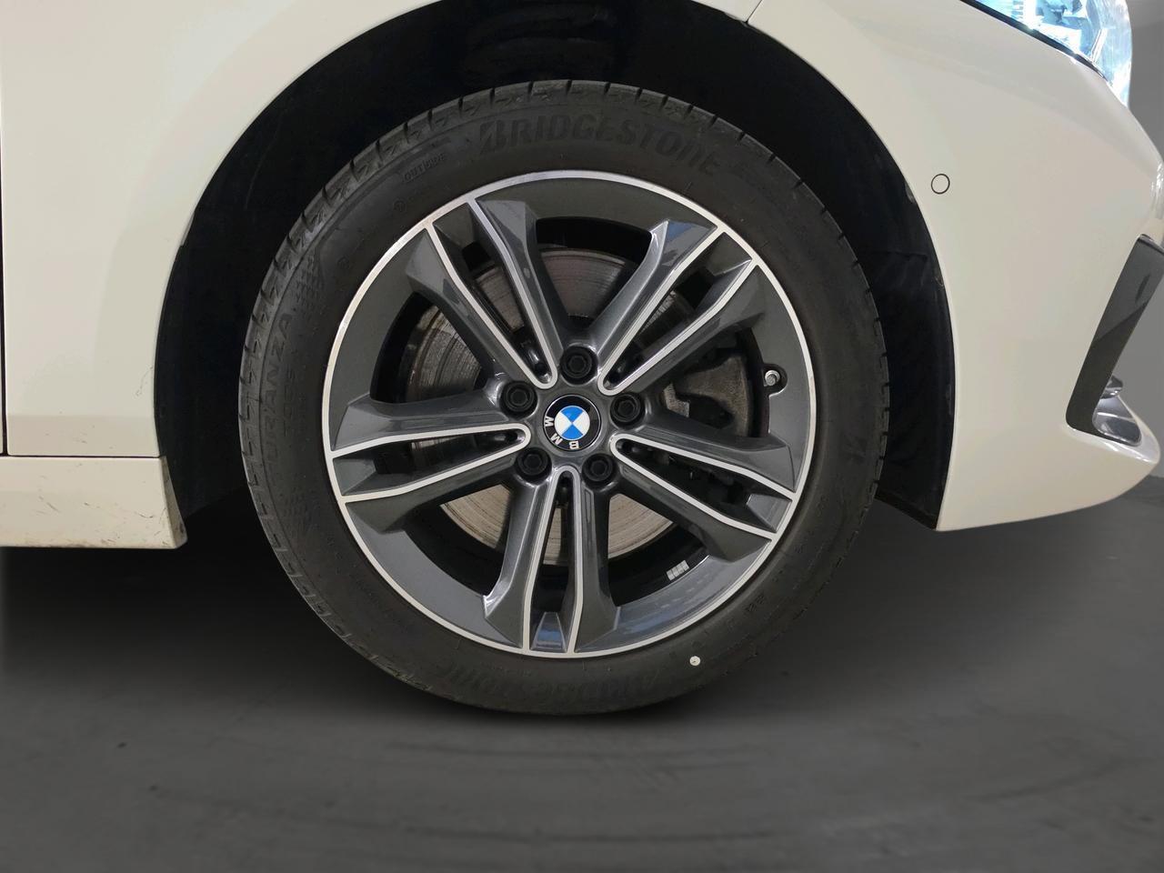 BMW 120d xDrive Sport Line-image-10