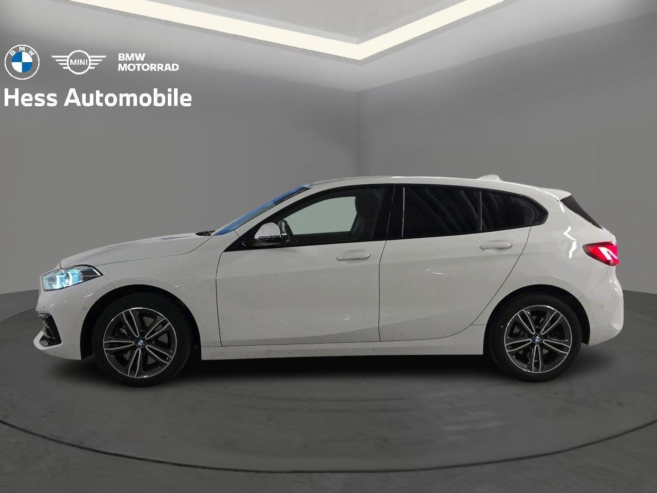 BMW 120d xDrive Sport Line-image-4