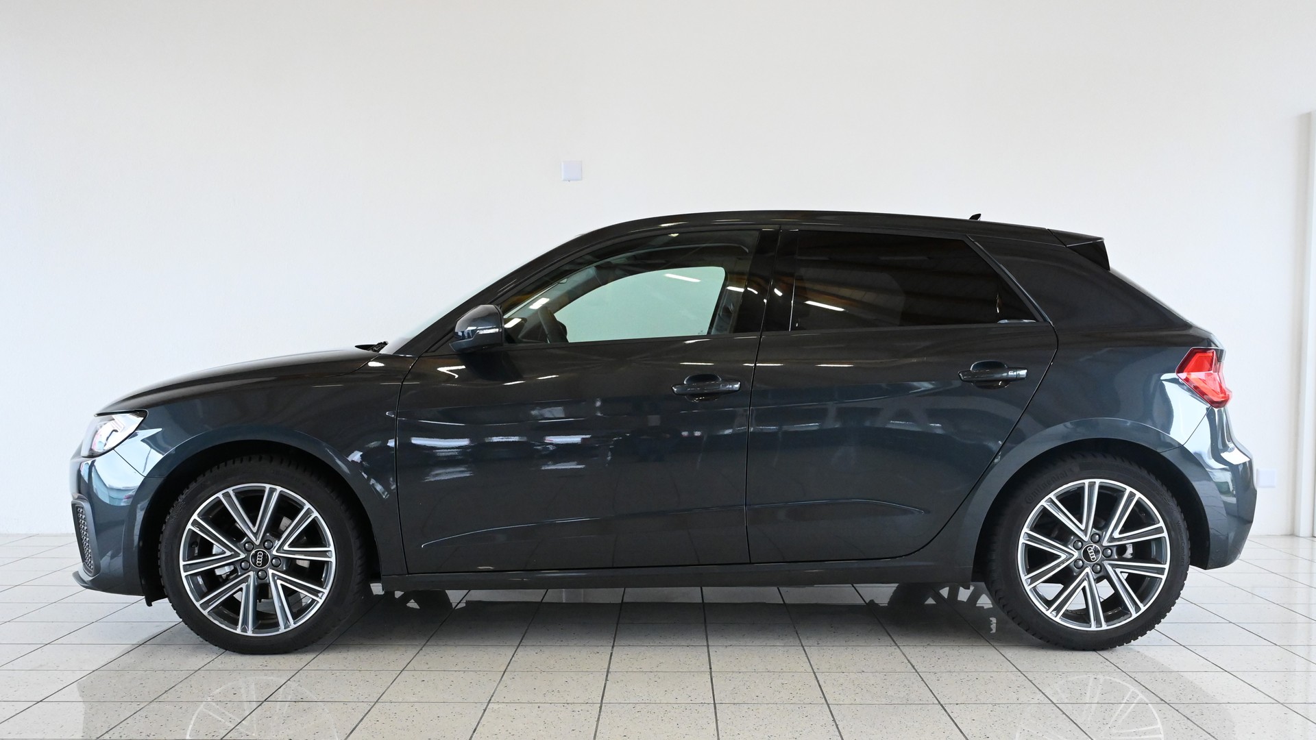 AUDI A1 Sportback 1.0 30 TFSI Attraction S-Tronic-showroom-element-3