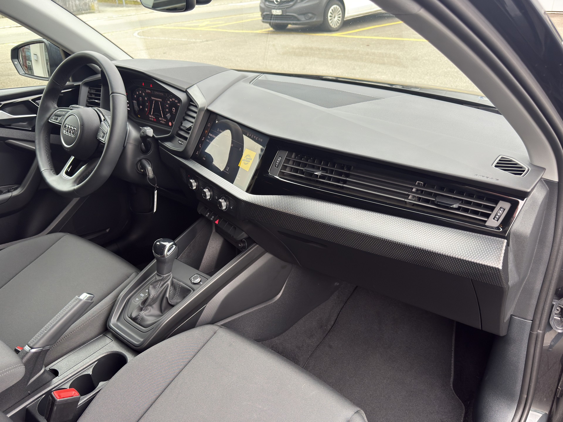 AUDI A1 Sportback 1.0 30 TFSI Attraction S-Tronic-image-10