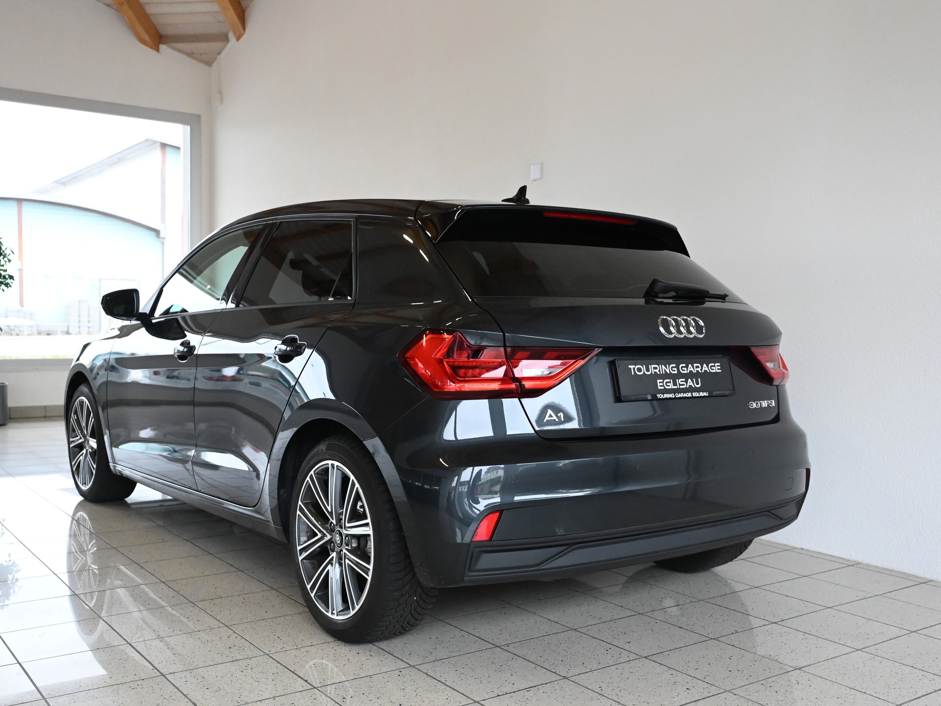 AUDI A1 Sportback 1.0 30 TFSI Attraction S-Tronic-image-5