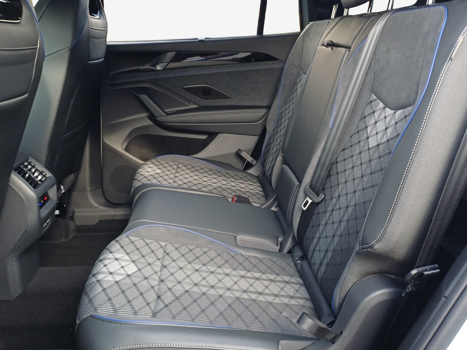 VW Tayron 2.0 TSI R-Line DSG 4Motion-image-11