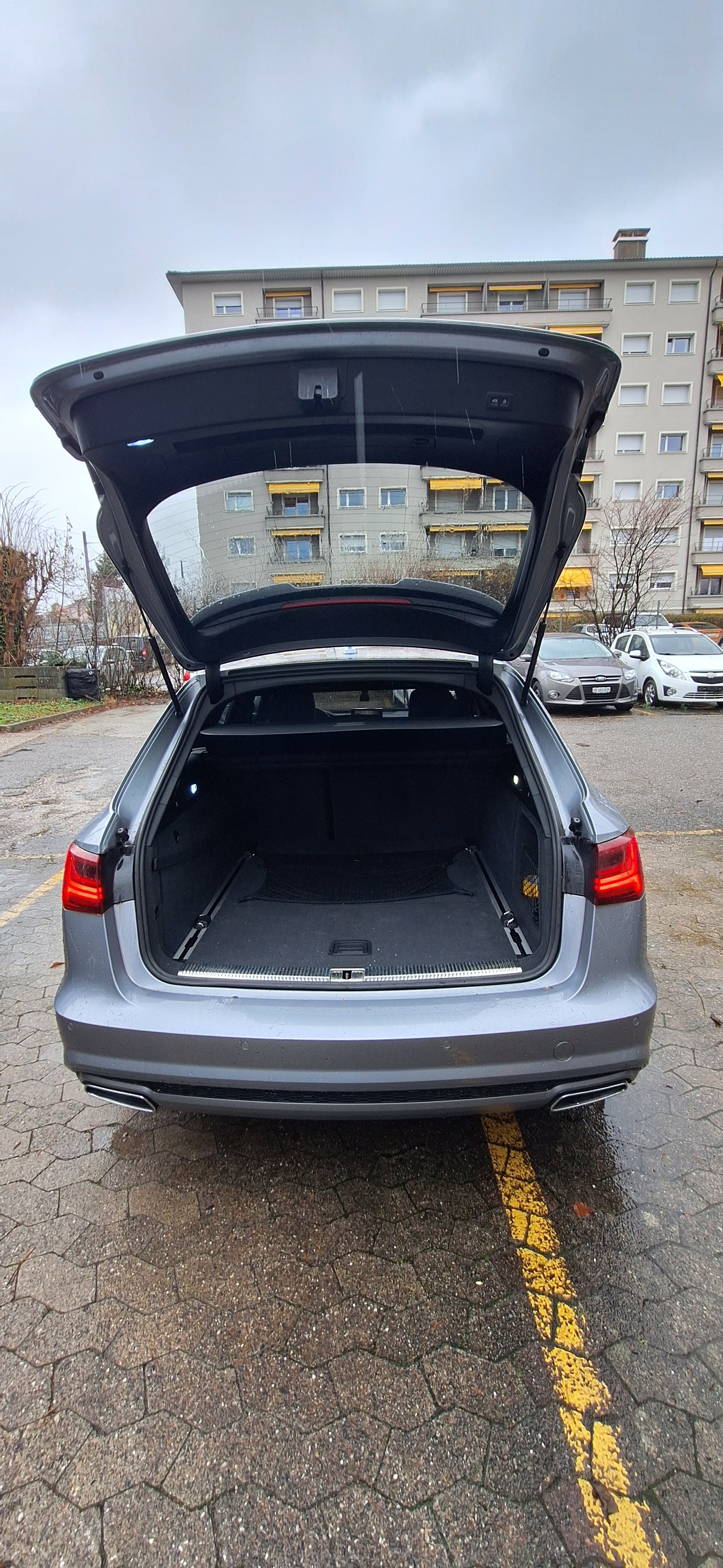 AUDI A6 Avant 2.0 TDI quattro S-tronic-image-10