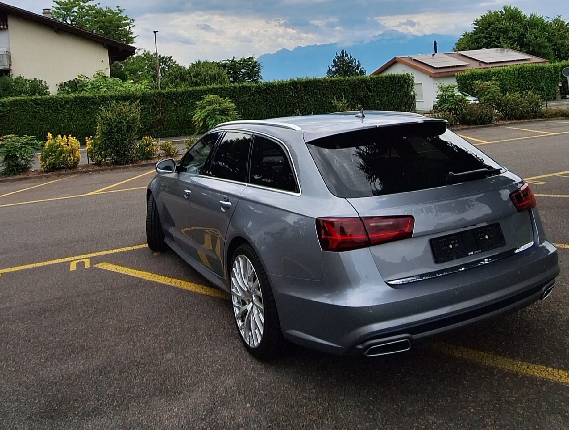 AUDI A6 Avant 2.0 TDI quattro S-tronic-image-6