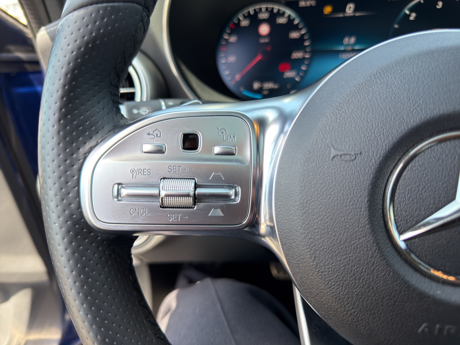 MERCEDES-BENZ C 220 d Swiss Star AMG Line 4M 9G-Tronic-image-15