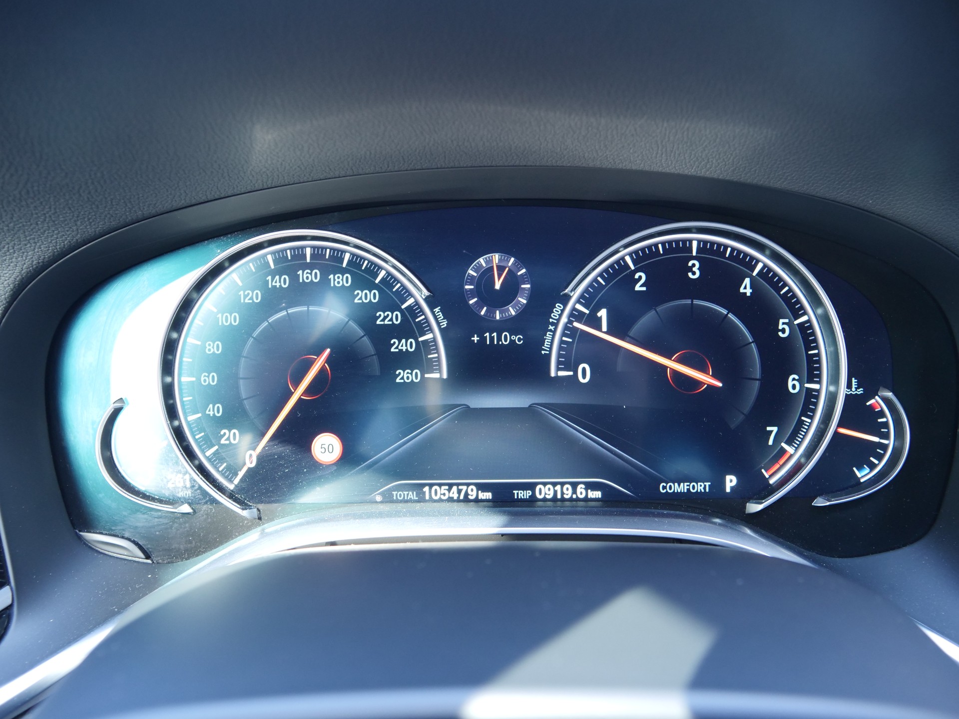 BMW 750i xDrive M-Sportpaket Steptronic-image-11