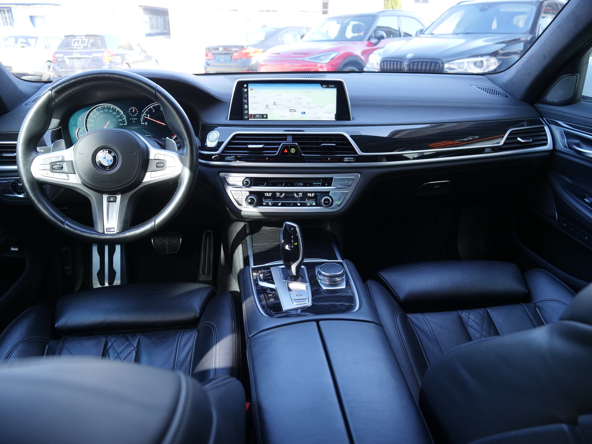 BMW 750i xDrive M-Sportpaket Steptronic-image-8