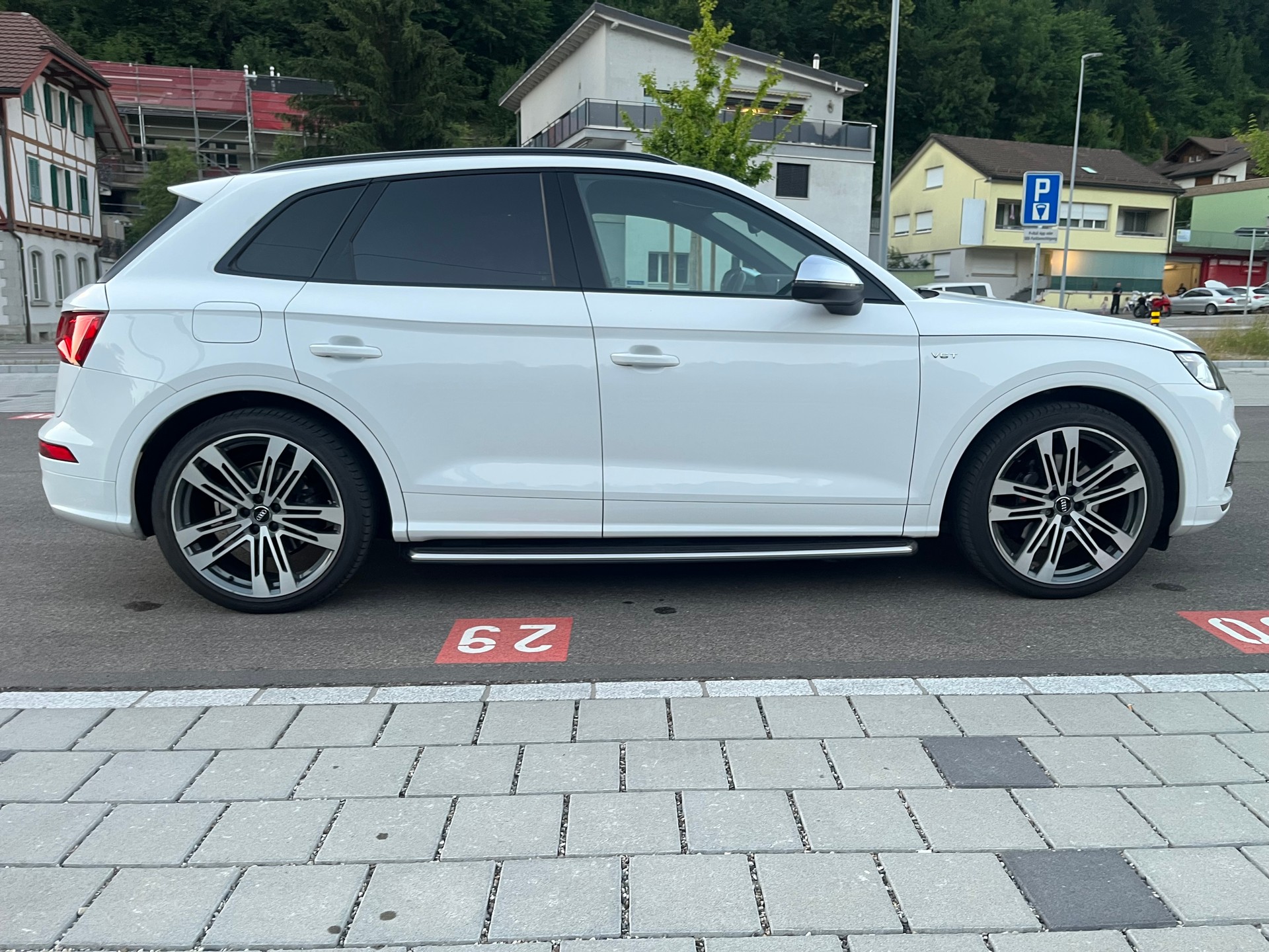 AUDI SQ5 3.0 TFSI quattro S-tronic-image-3