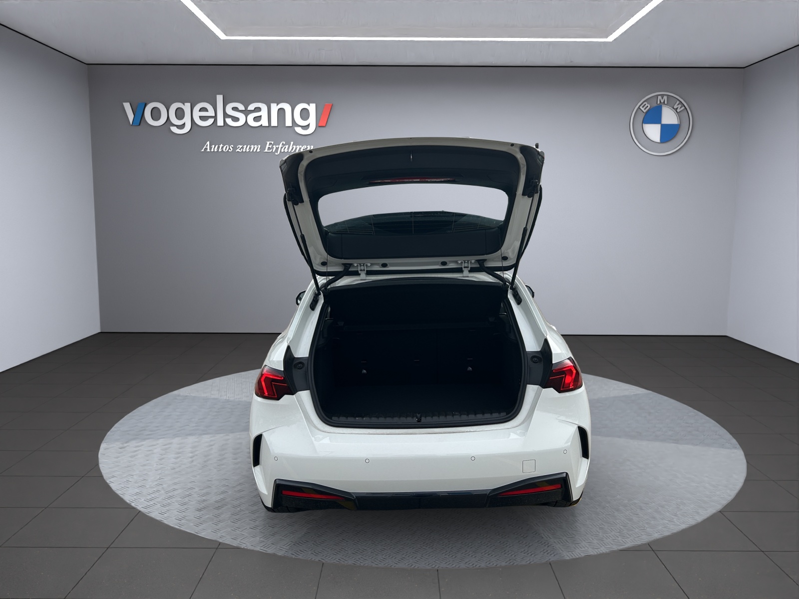 BMW 120 Steptronic-image-12