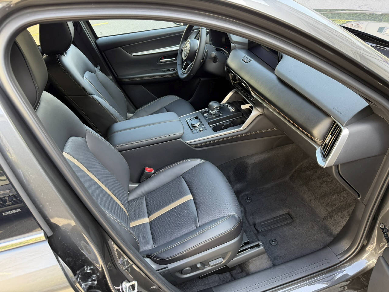MAZDA CX-80 2.5 PHEV Homura Plus-image-12