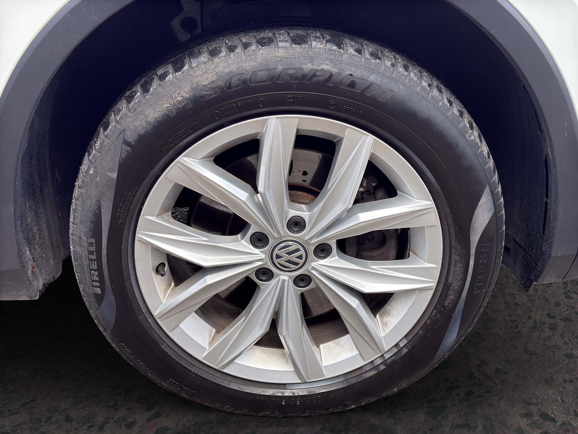 VW Tiguan 2.0 TDI SCR Highline 4Motion DSG-image-27