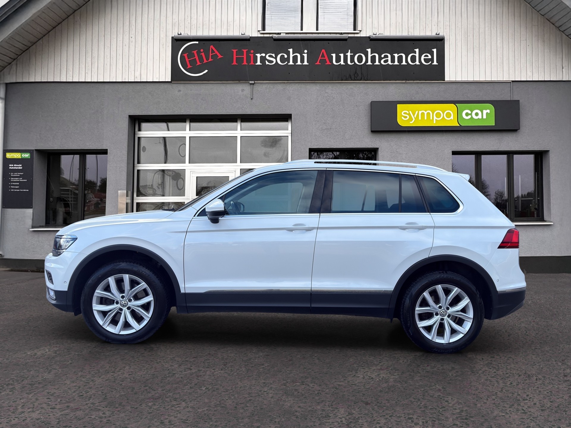 VW Tiguan 2.0 TDI SCR Highline 4Motion DSG-image-4