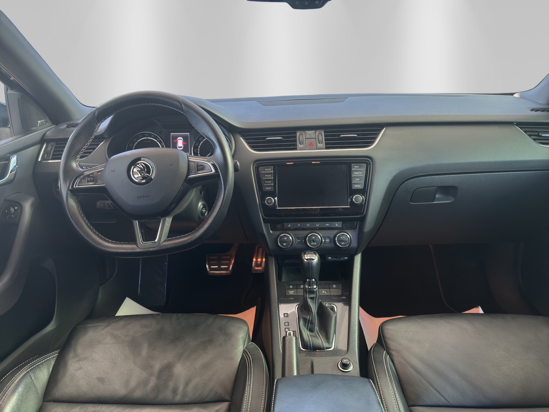 SKODA Octavia Combi 2.0 TDI RS DSG-image-8
