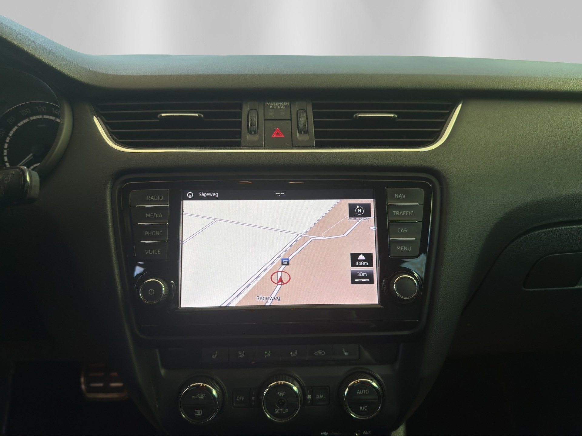 SKODA Octavia Combi 2.0 TDI RS DSG-image-11