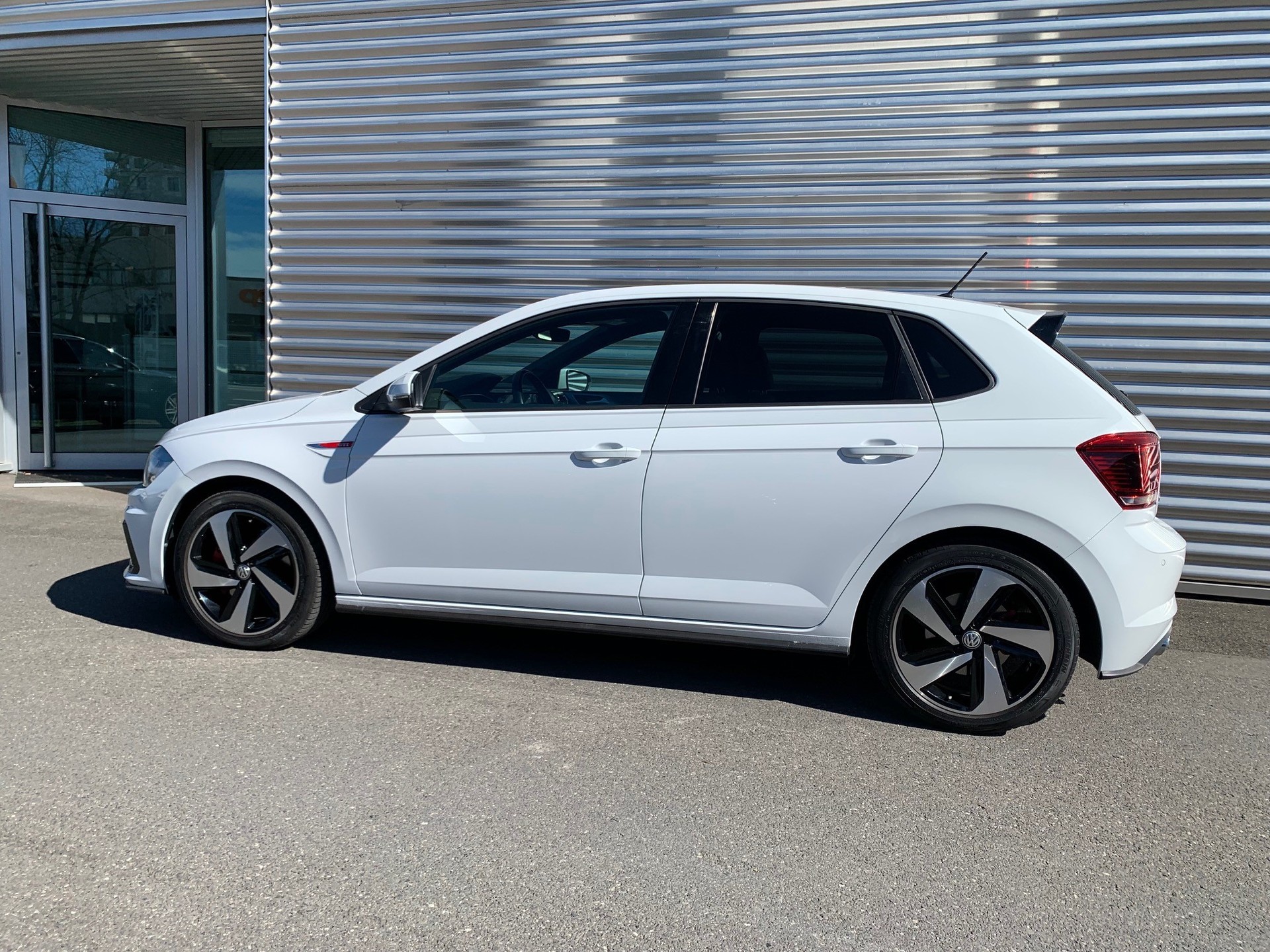 VW Polo 2.0 TSI GTI-image-2