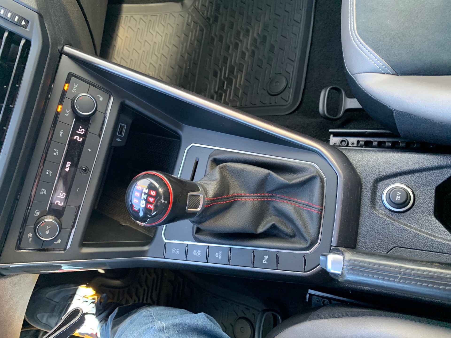 VW Polo 2.0 TSI GTI-image-7