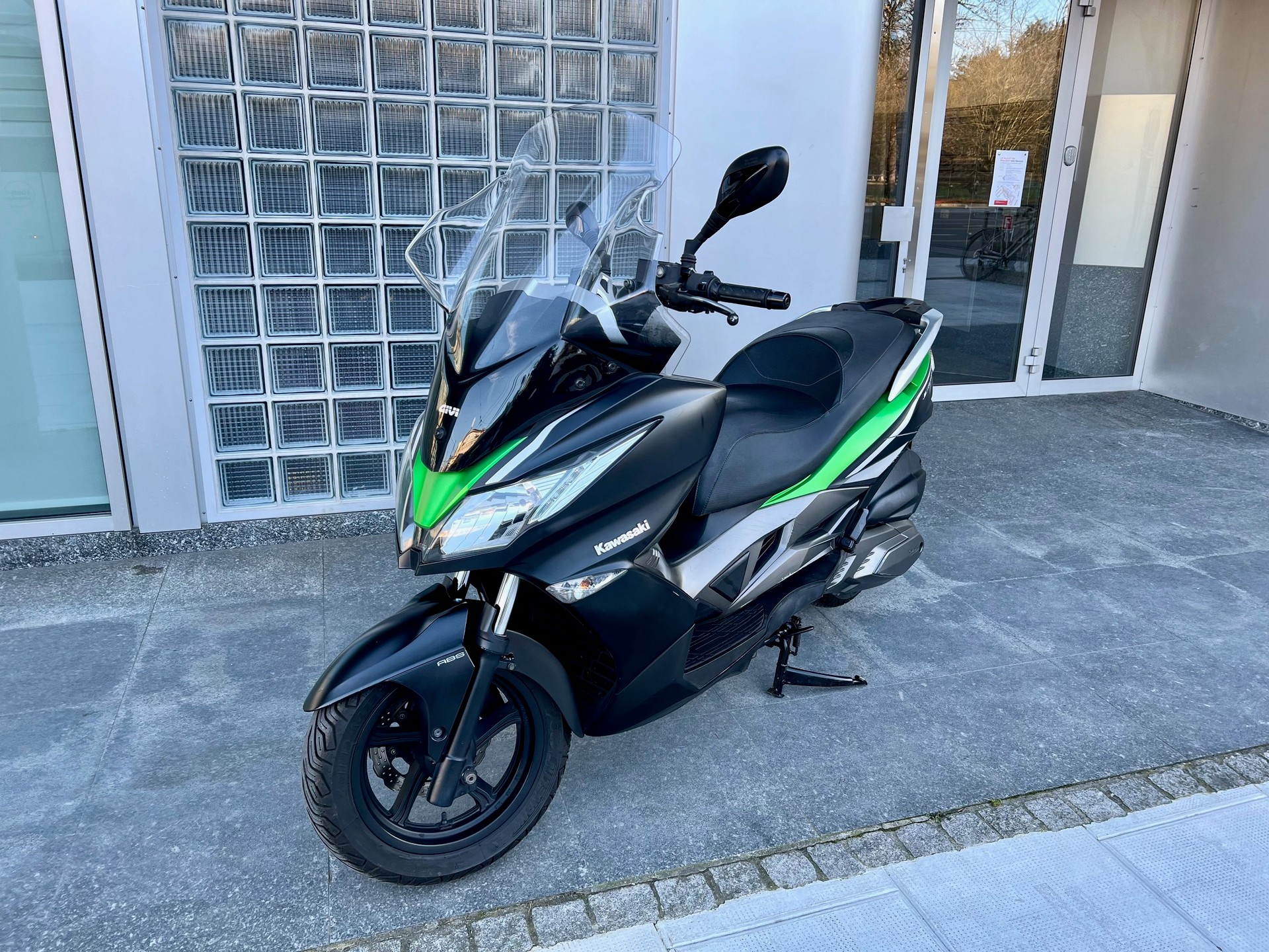 KAWASAKI J 300 SE ABS