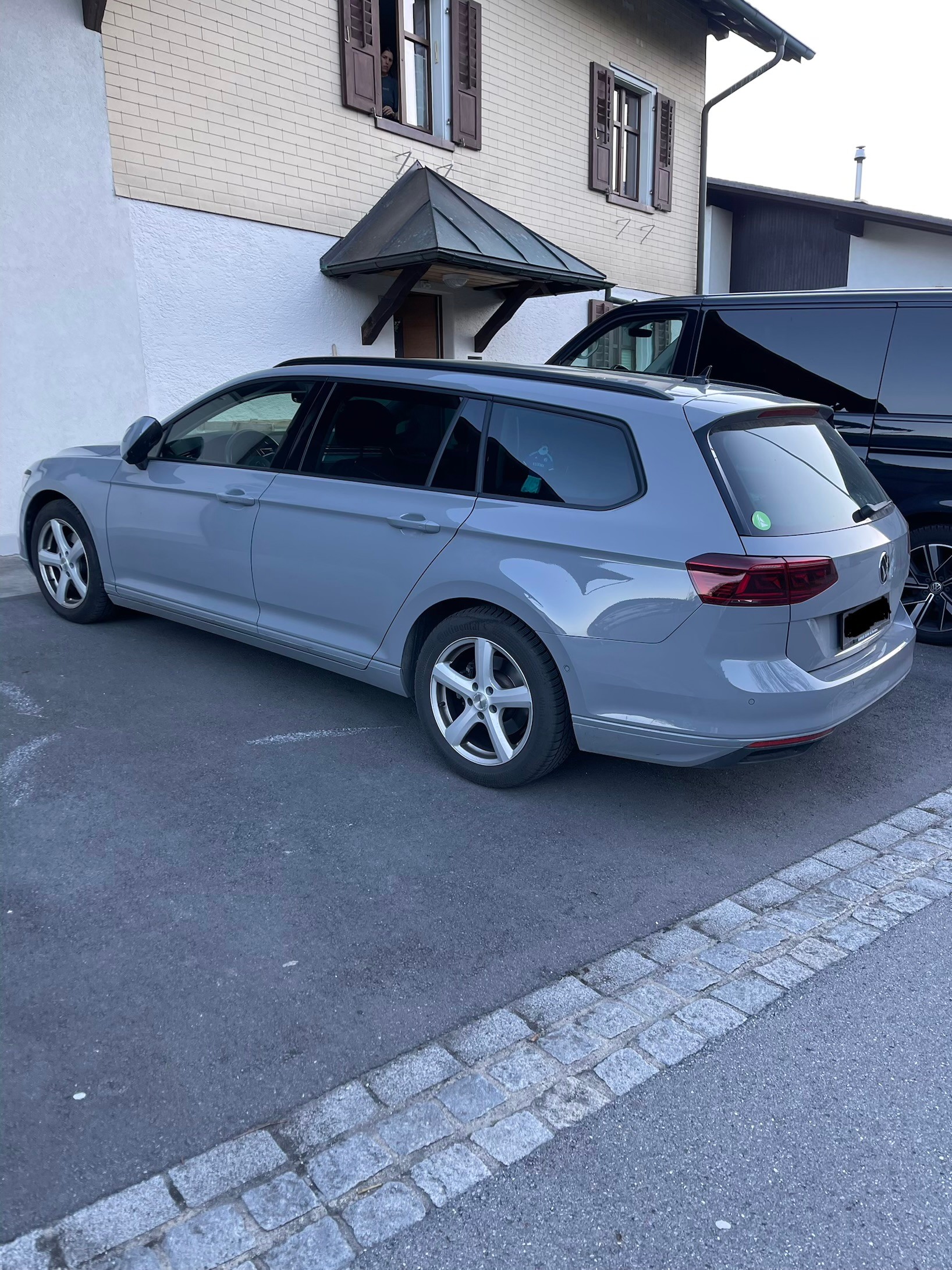 VW Passat Variant 2.0 TSI Business DSG-image-3