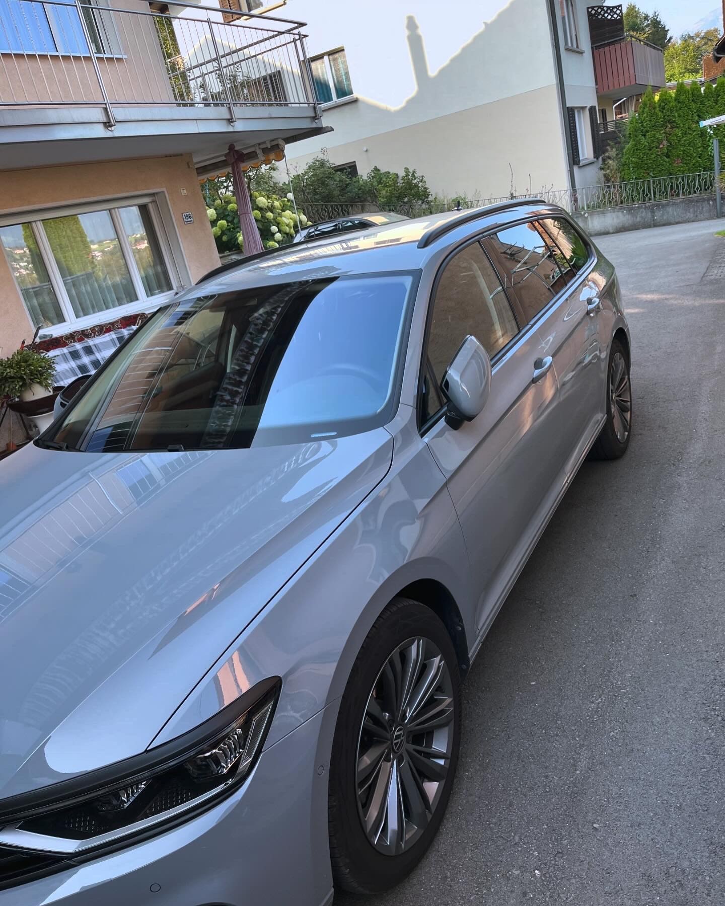 VW Passat Variant 2.0 TSI Business DSG-image-1