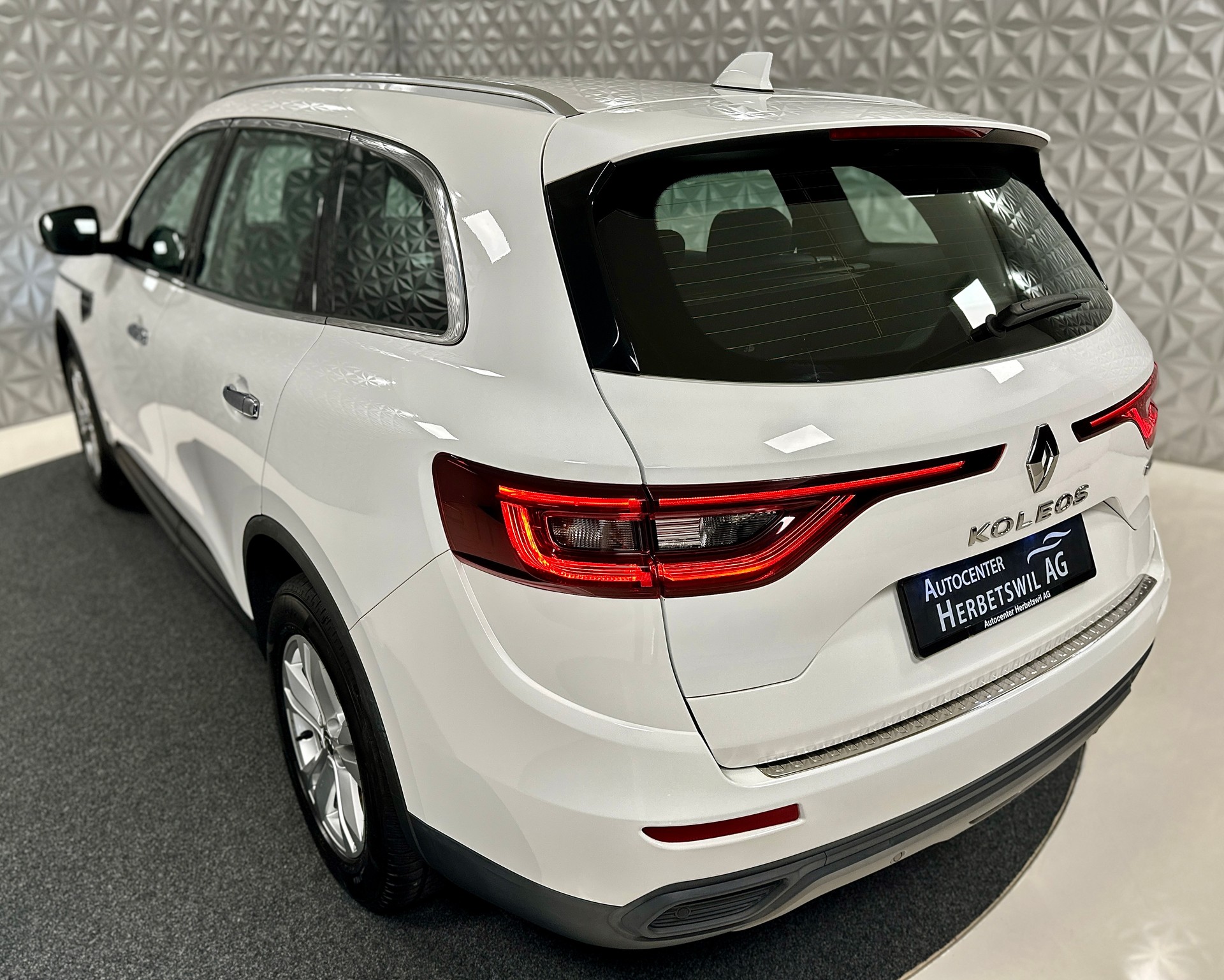 RENAULT Koleos 2.0 dCi Zen 4WD Xtronic CVT-image-9