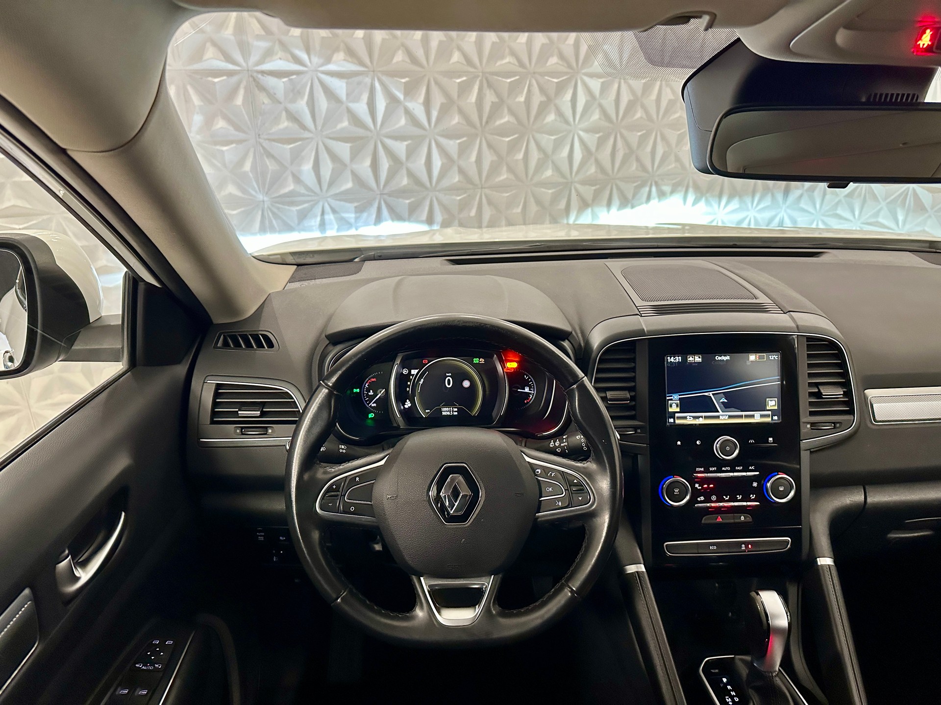 RENAULT Koleos 2.0 dCi Zen 4WD Xtronic CVT-image-22