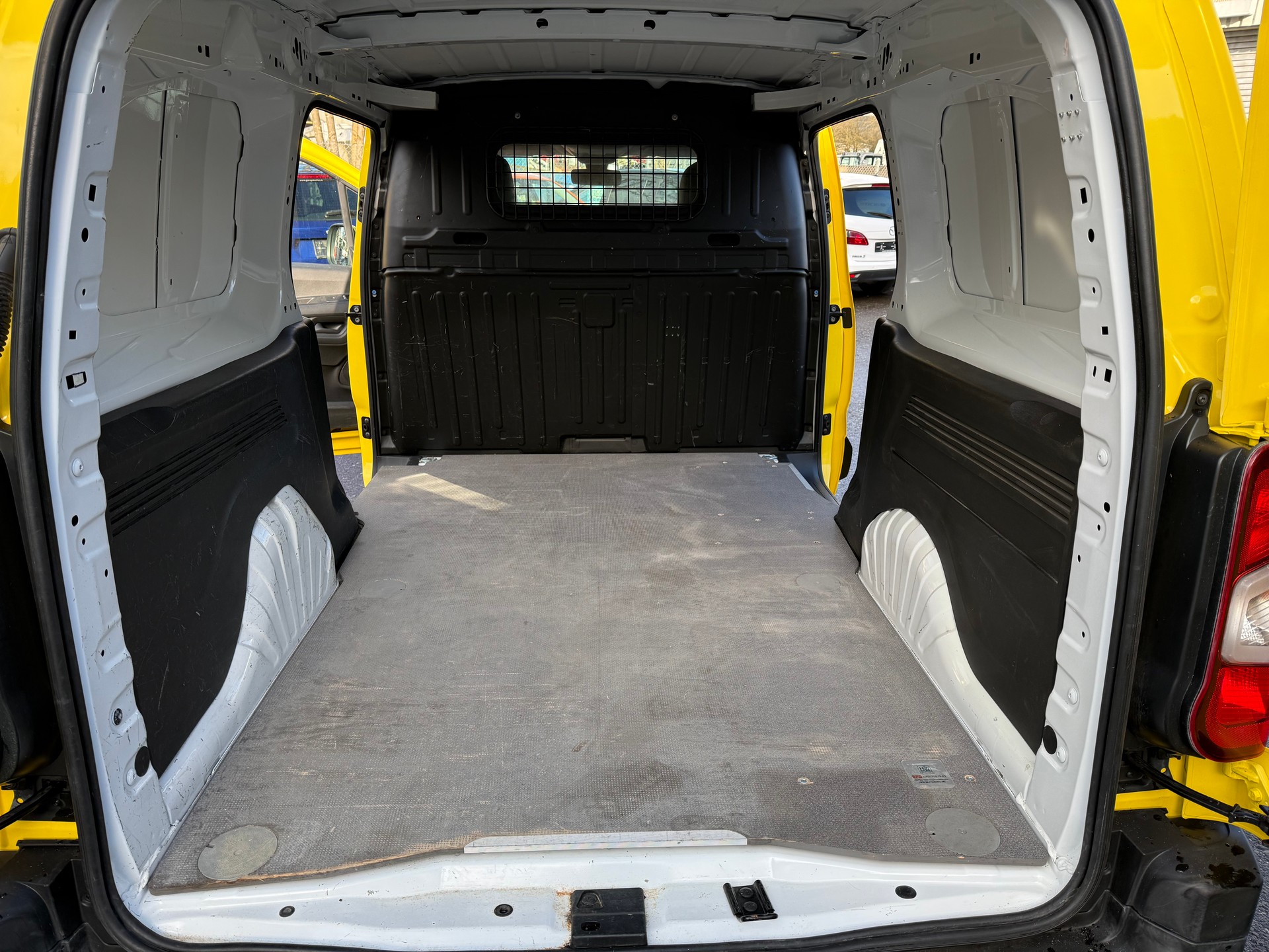 OPEL Combo 1.5 Cargo XL Dynamic s/s Erhöhte Nutzlast-image-8