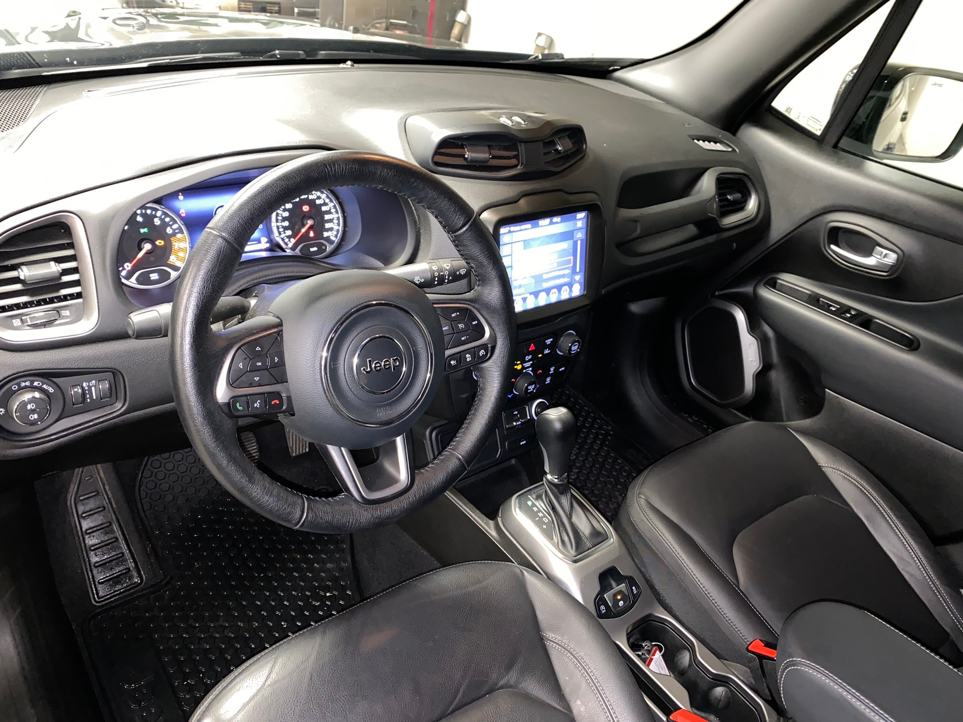 JEEP RENEGADE 1.3 Turbo S-showroom-element-2