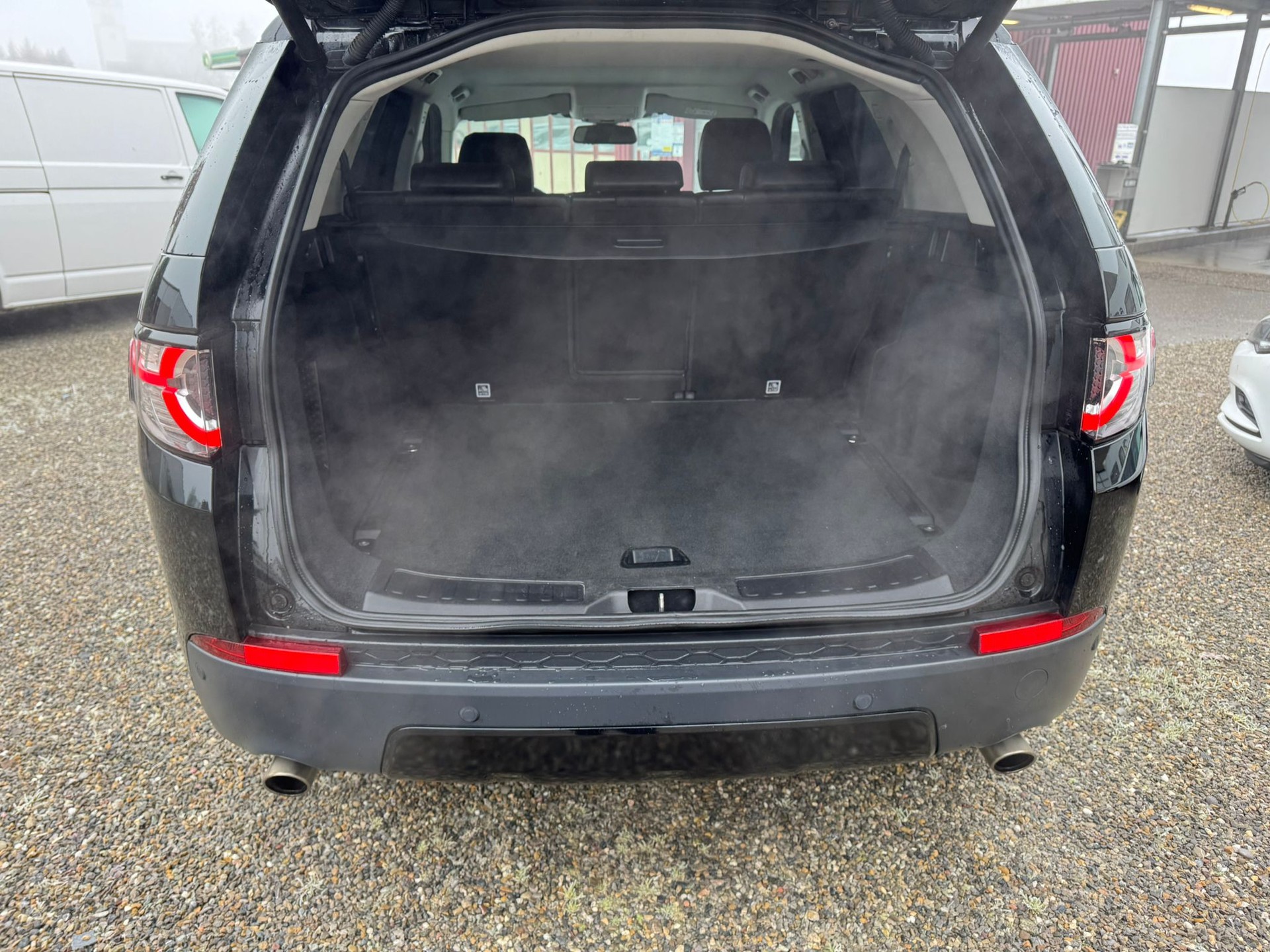 LAND ROVER Discovery 2.0 TD Sport Automatic-image-7