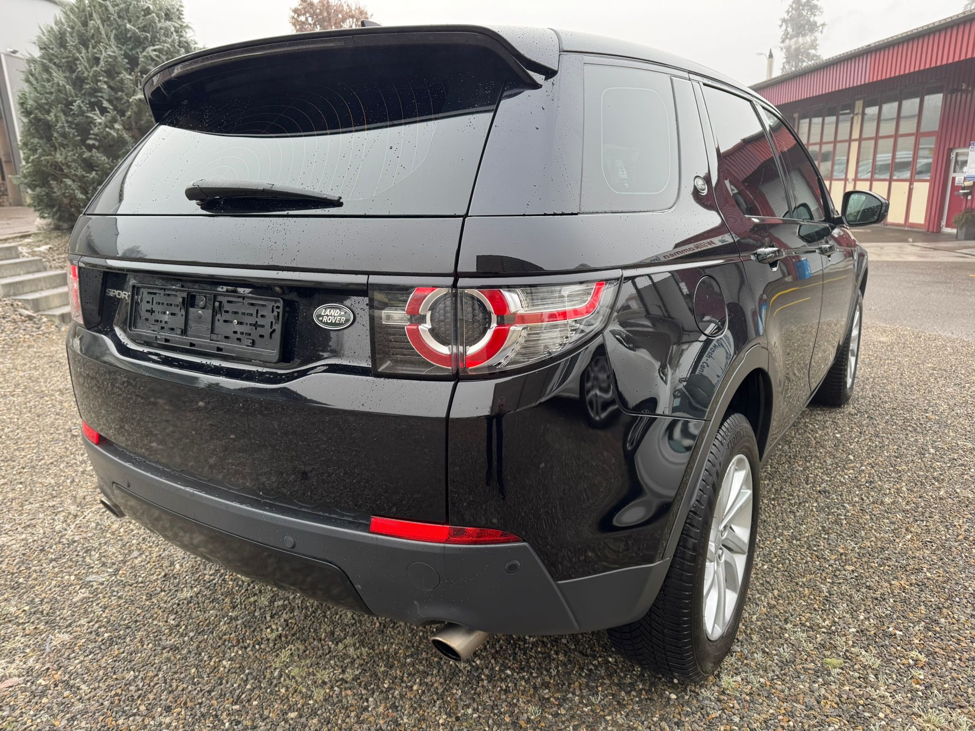 LAND ROVER Discovery 2.0 TD Sport Automatic-image-8