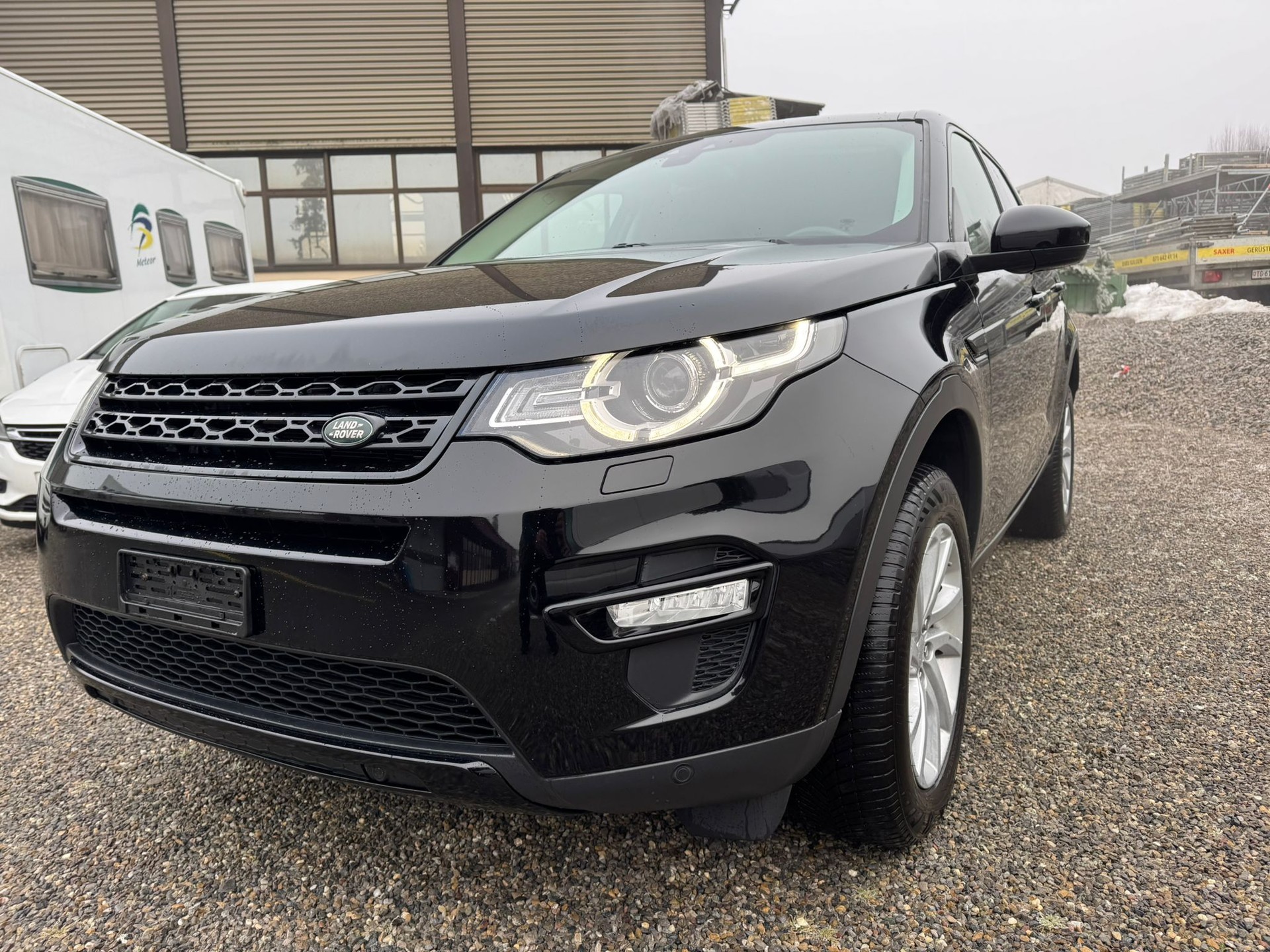 LAND ROVER Discovery 2.0 TD Sport Automatic-image-0