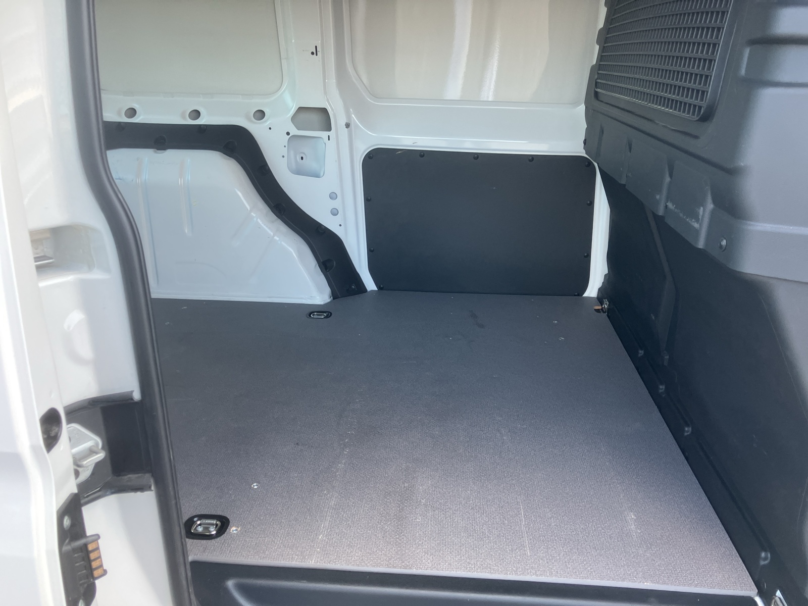 VW Caddy Cargo 2.0TDI Maxi-image-12