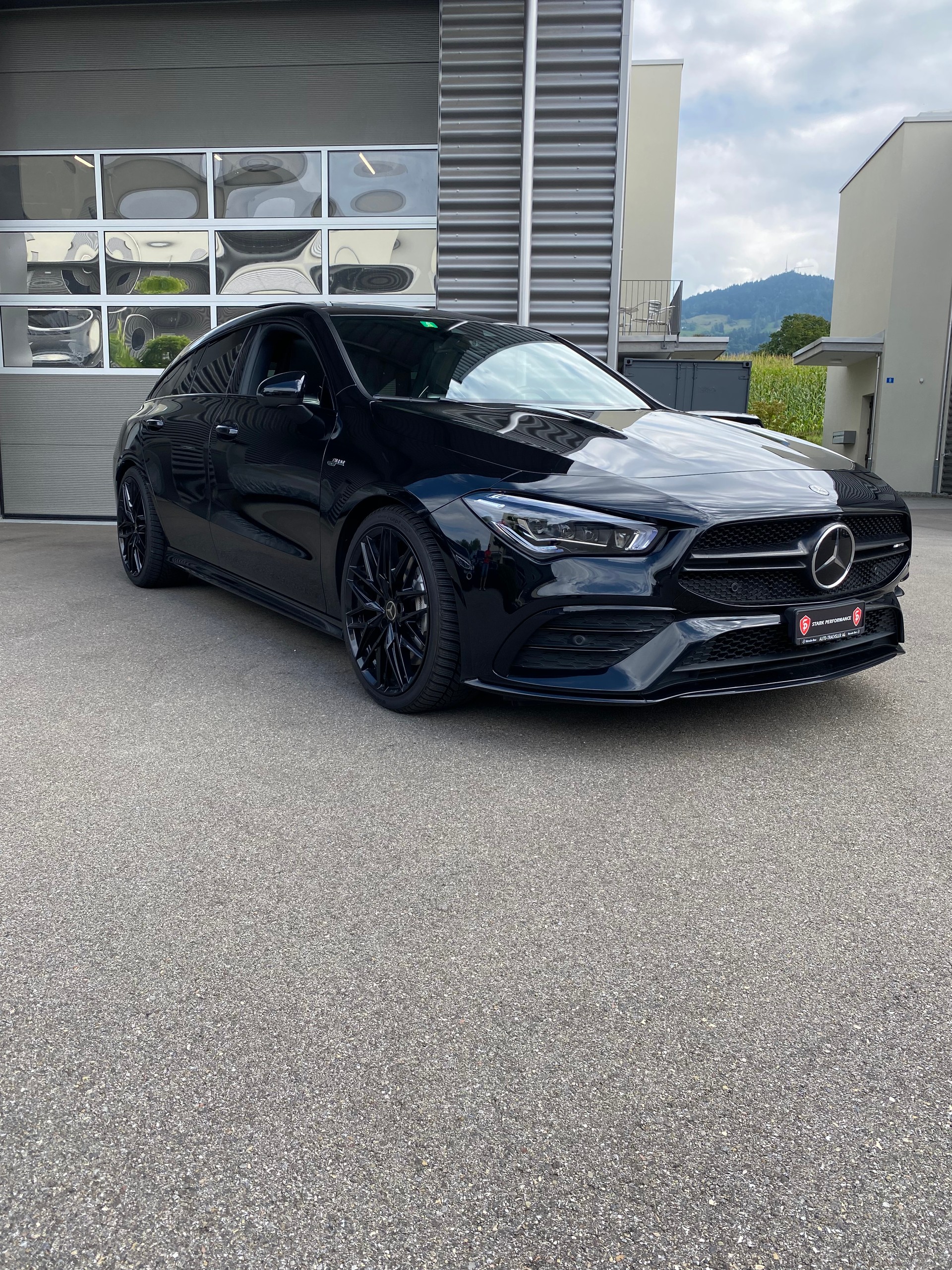 MERCEDES-BENZ CLA Shooting Brake 35 AMG 4Matic 7G-DCT VOLLAUSSTATTUNG-image-1