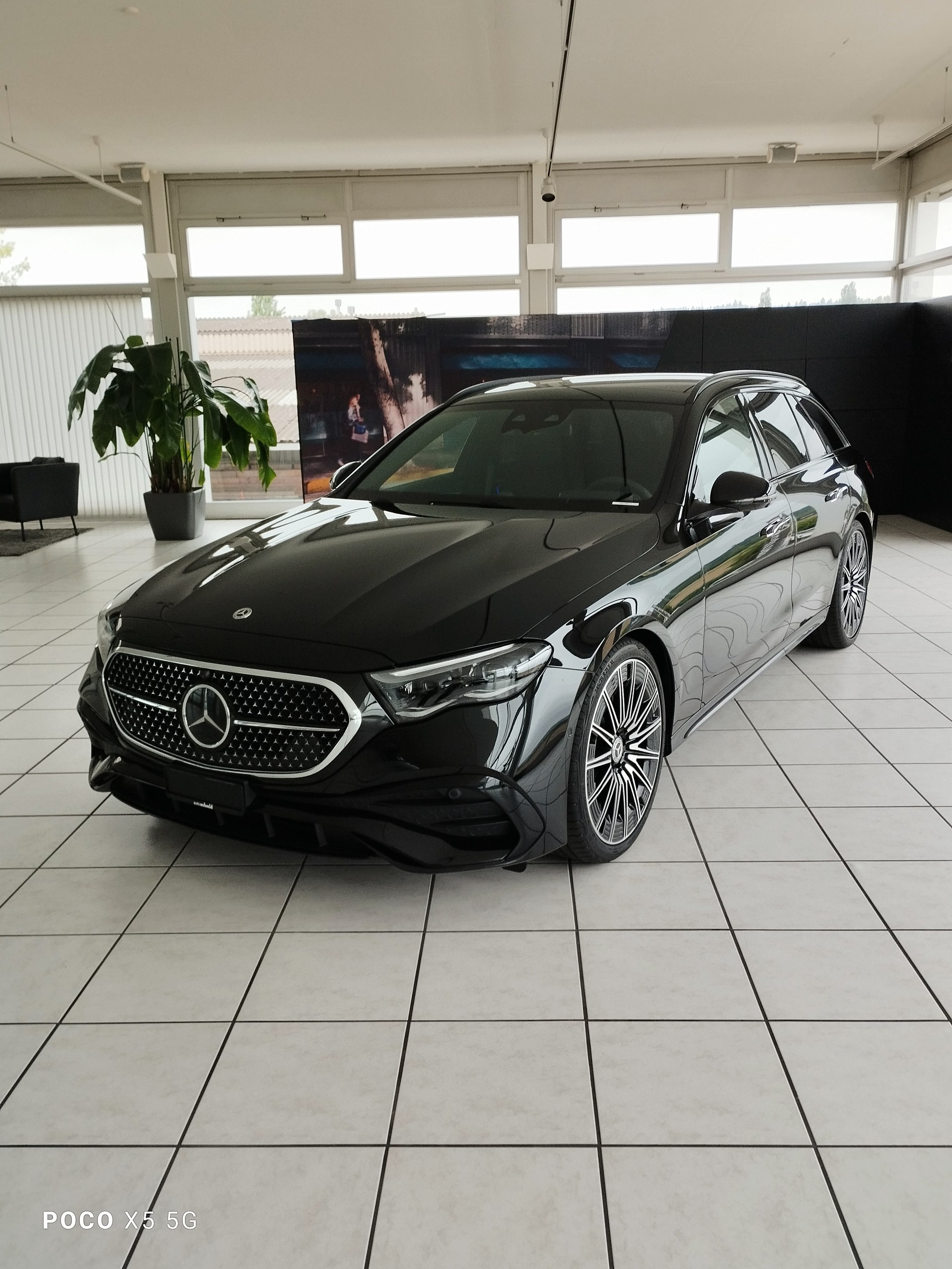 MERCEDES-BENZ E 450 T 4Matic-image-2