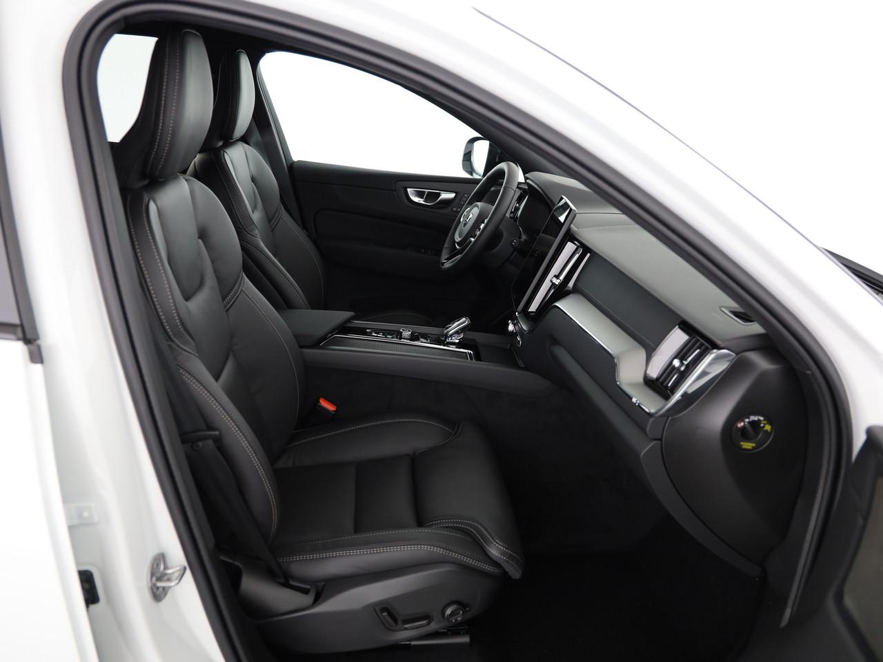 VOLVO XC60 2.0 T8 TE Black Edition eAWD-image-13