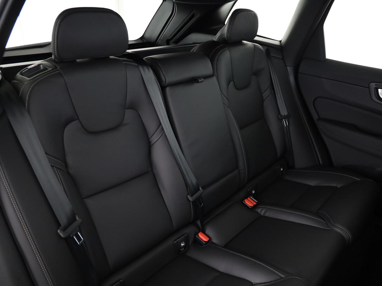 VOLVO XC60 2.0 T8 TE Black Edition eAWD-image-14