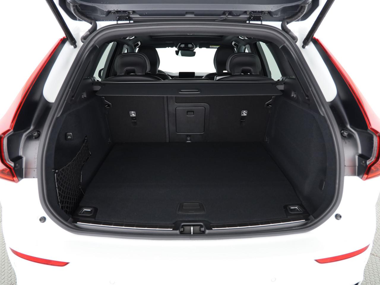 VOLVO XC60 2.0 T8 TE Black Edition eAWD-image-6