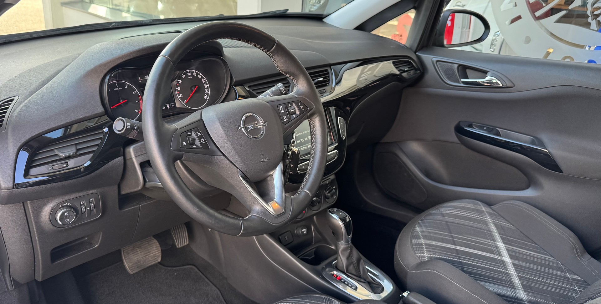 OPEL Corsa 1.4 EcoTec 120 Years Edition-image-6