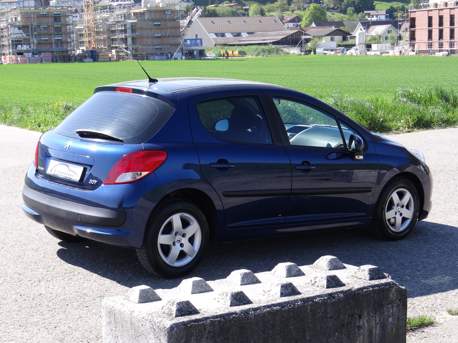 PEUGEOT 207 1.4 16V Trendy Clim-image-5
